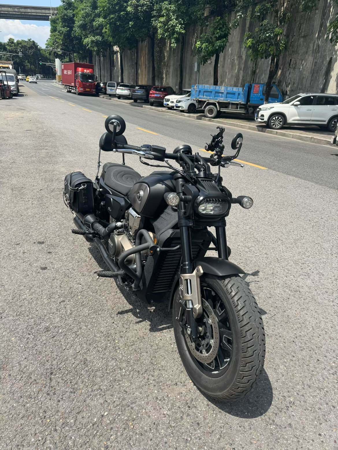 QJMOTOR 闪600