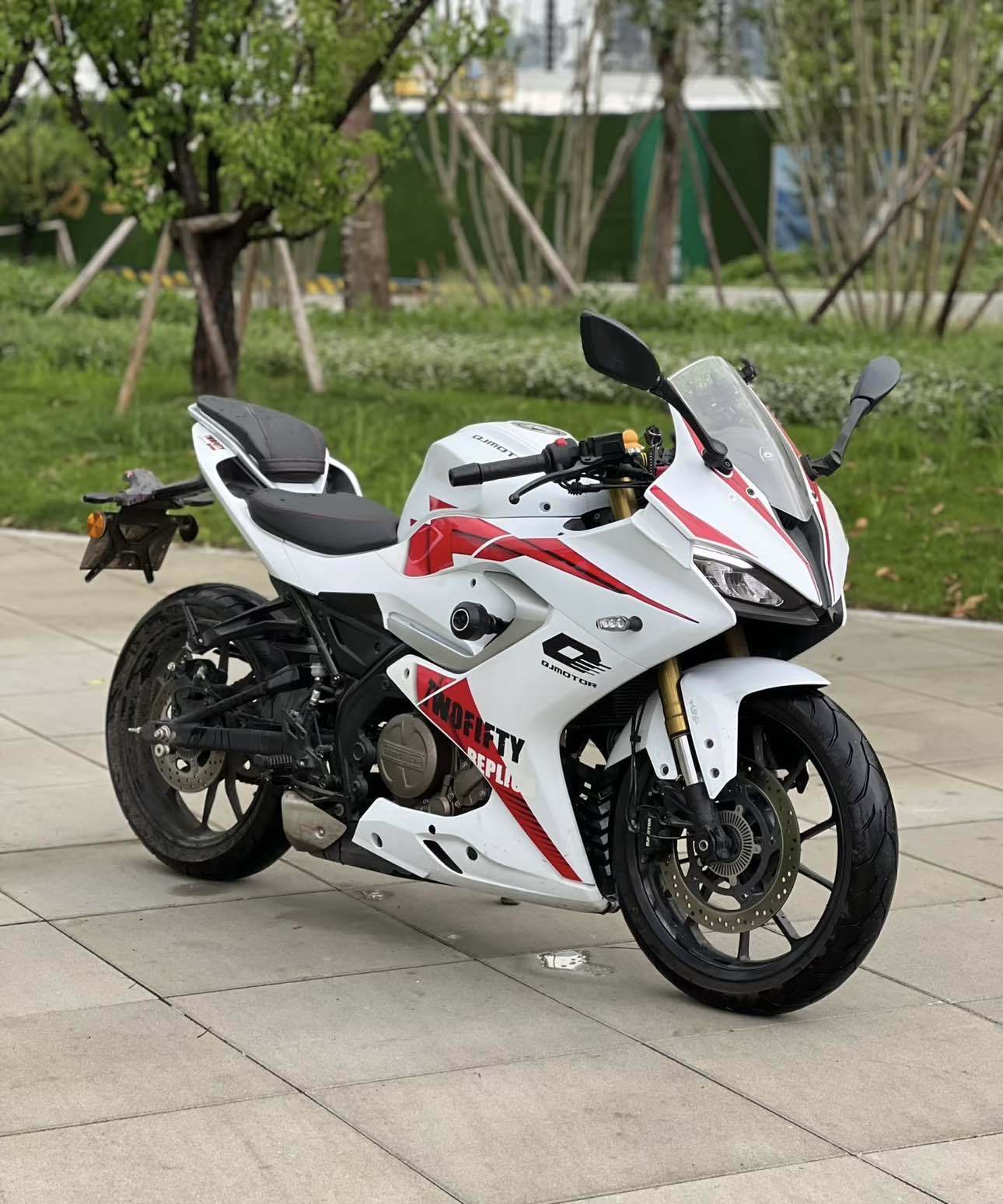 QJMOTOR 赛250