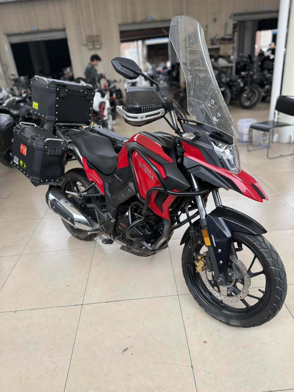 五羊本田 猛鸷 CB190X