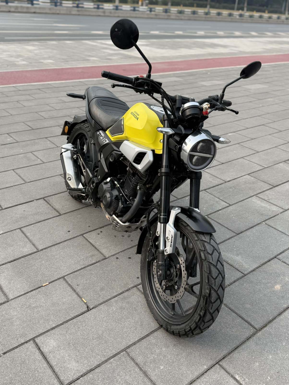 新大洲本田 CBF190TR