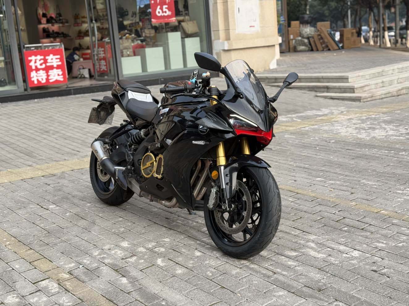 QJMOTOR 赛600