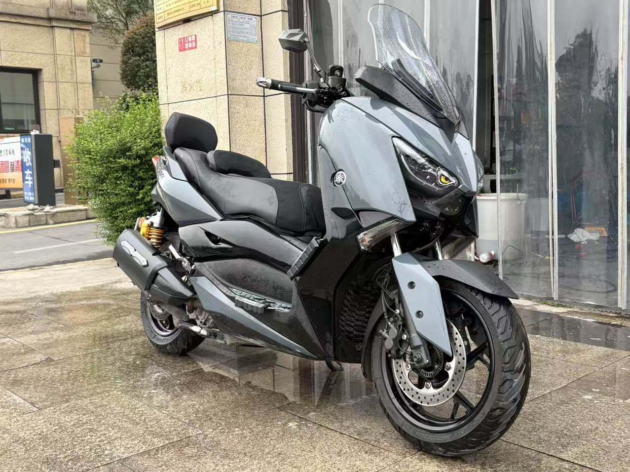 雅马哈 XMAX