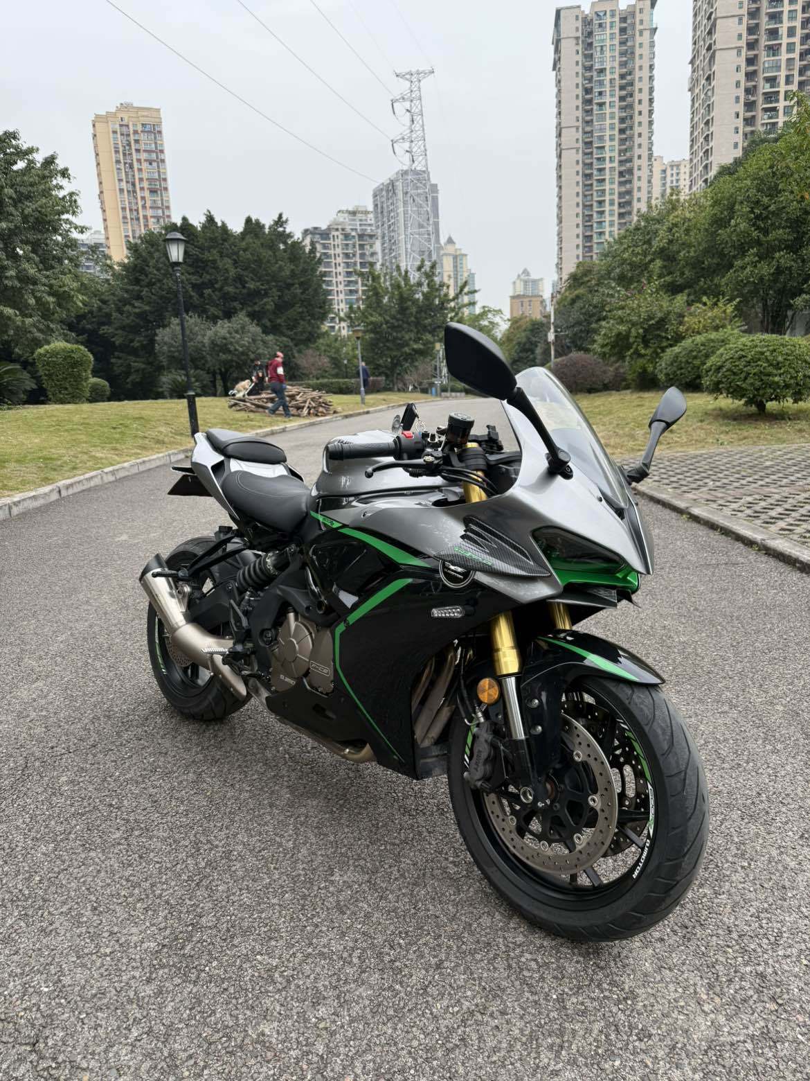 QJMOTOR 赛600