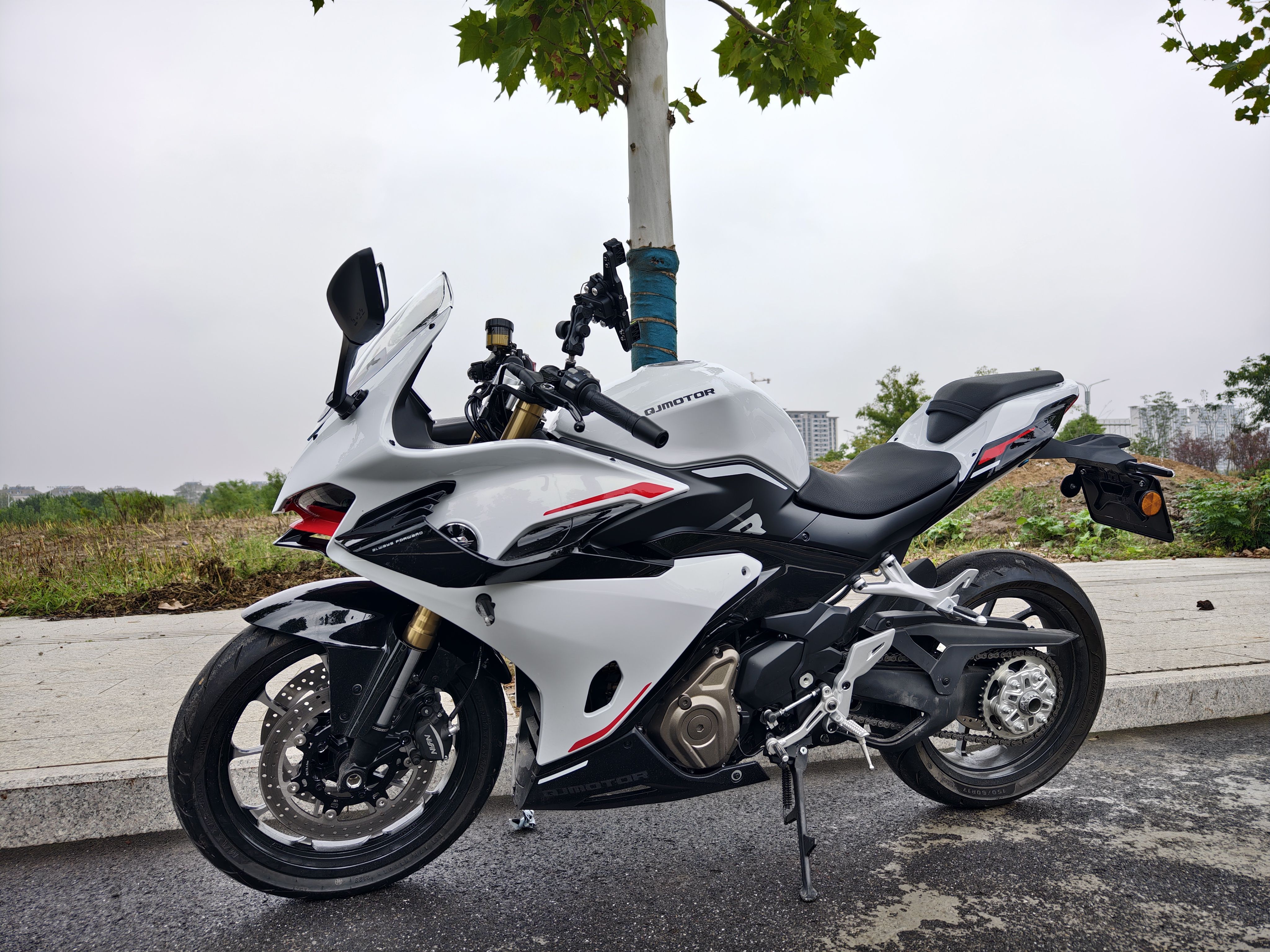 QJMOTOR 赛450