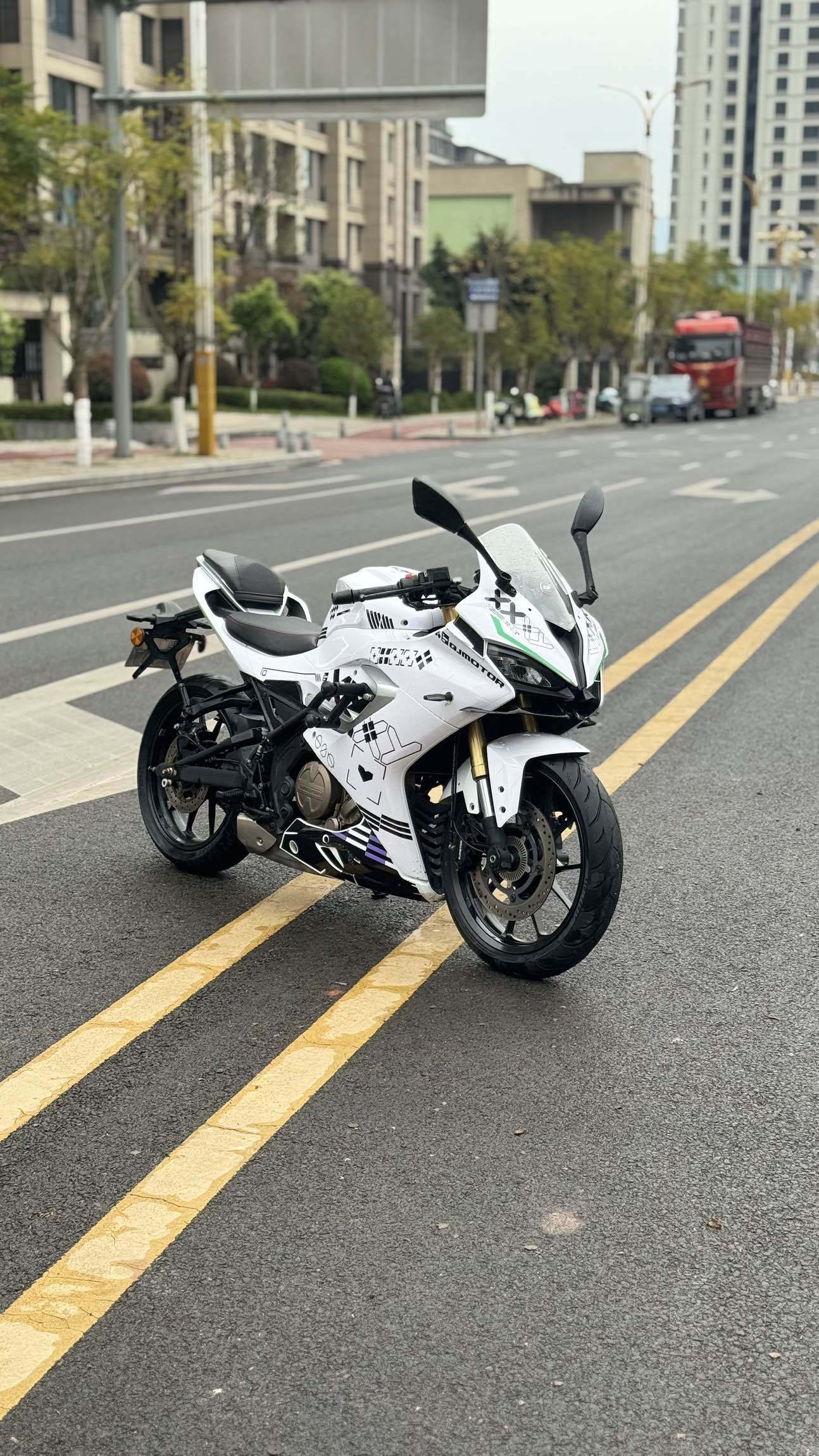 QJMOTOR 赛250