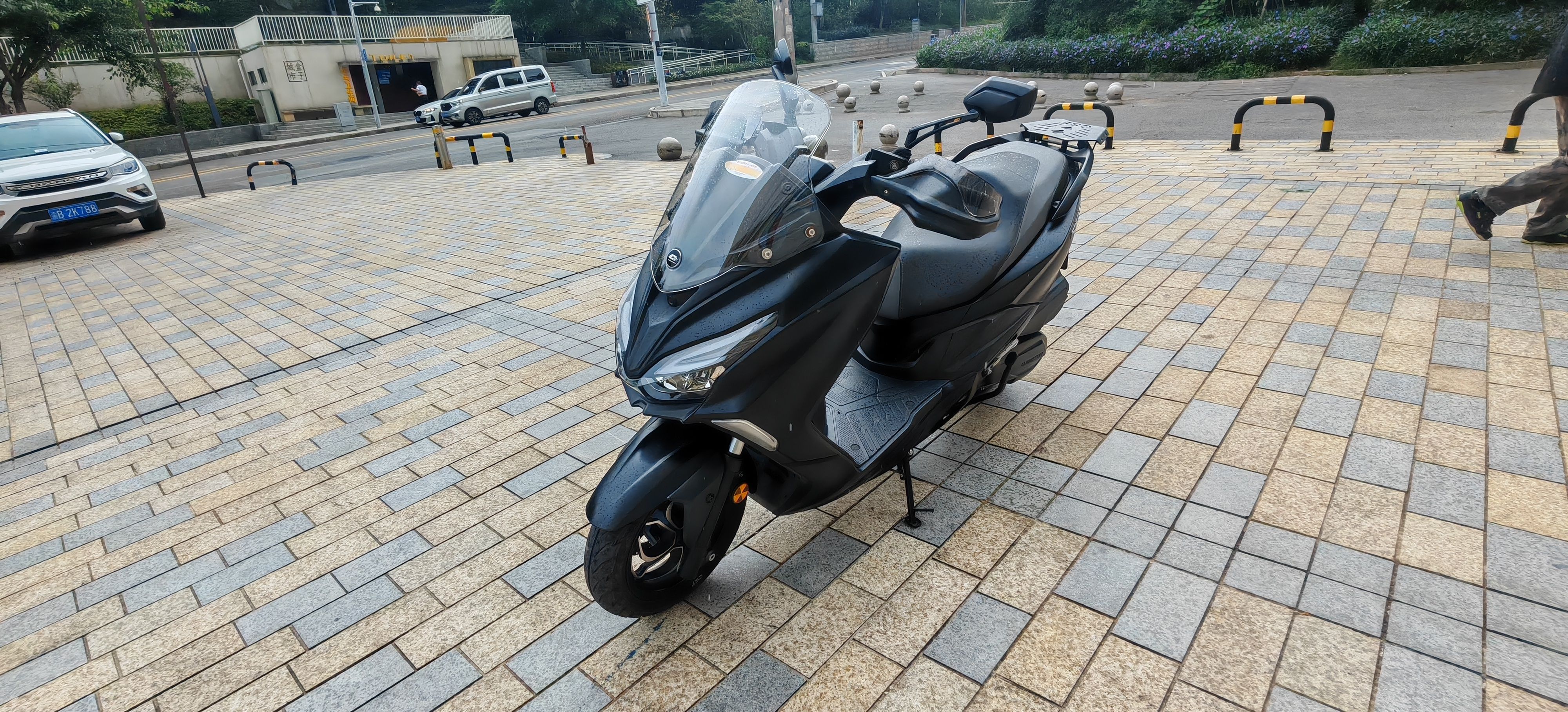 QJMOTOR 鸿250