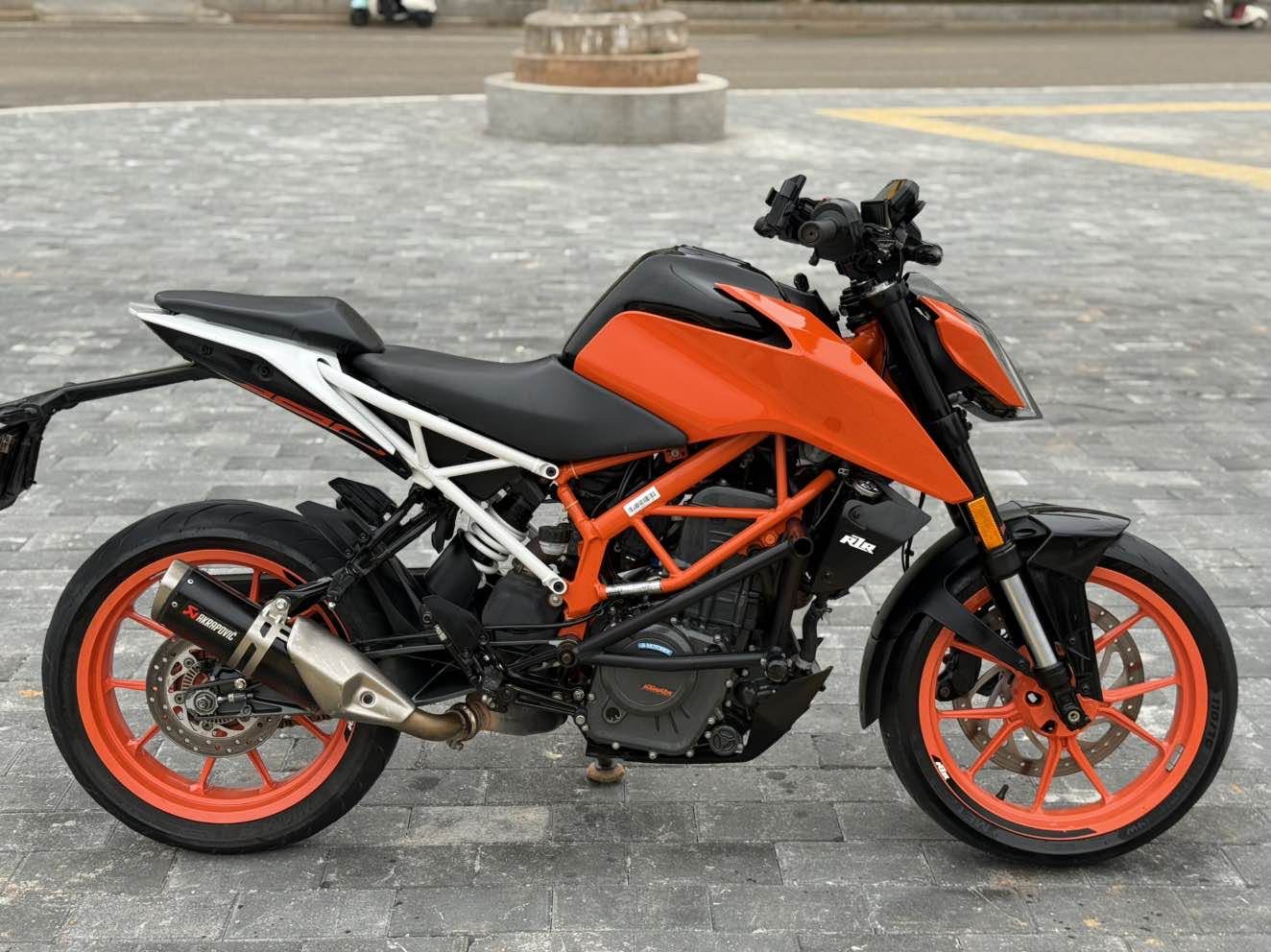KTMR2R 390 Duke