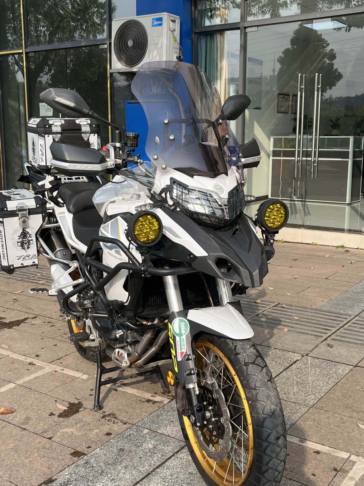 贝纳利 金鹏 TRK502
