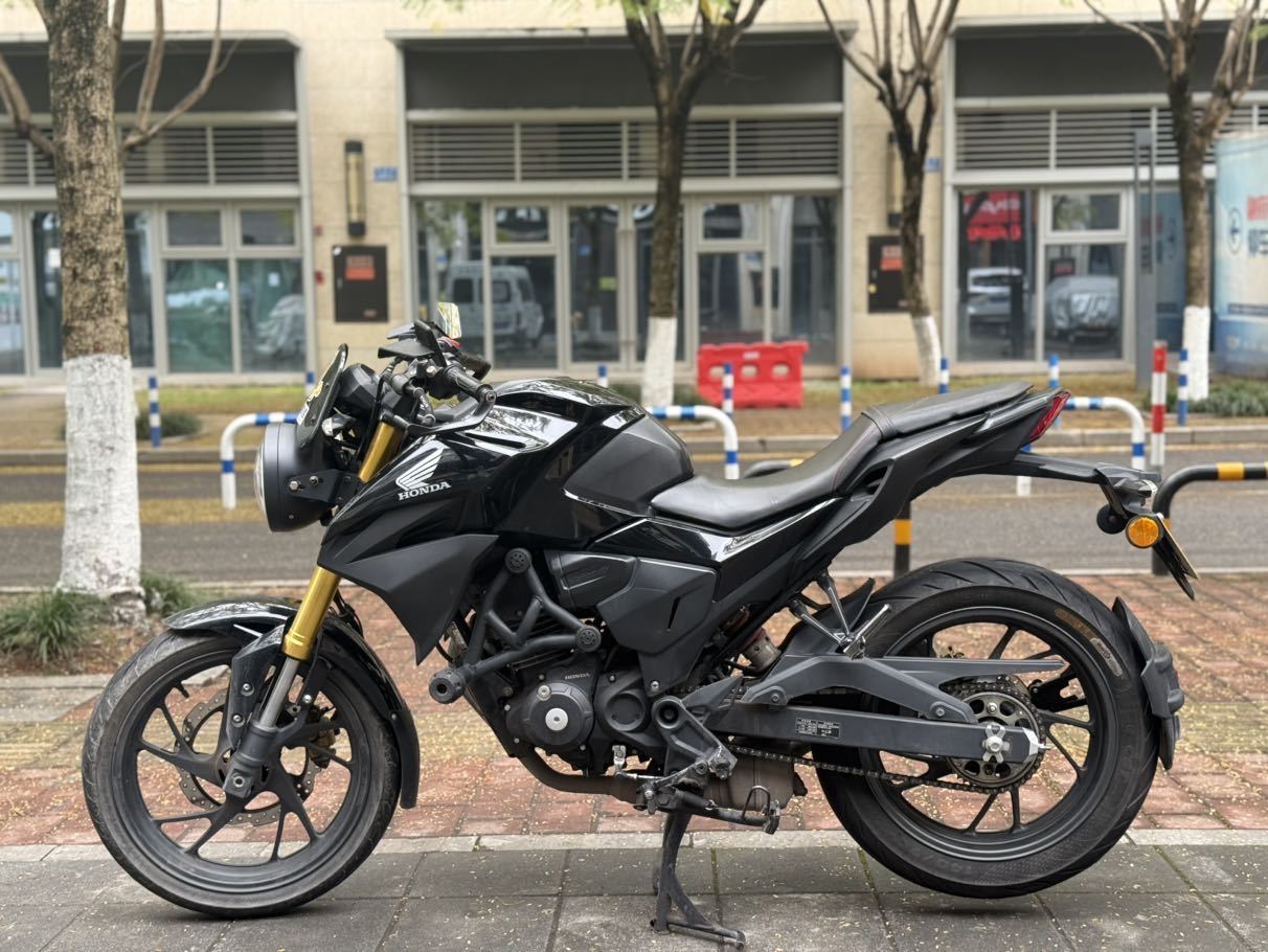 新大洲本田 CBF190R