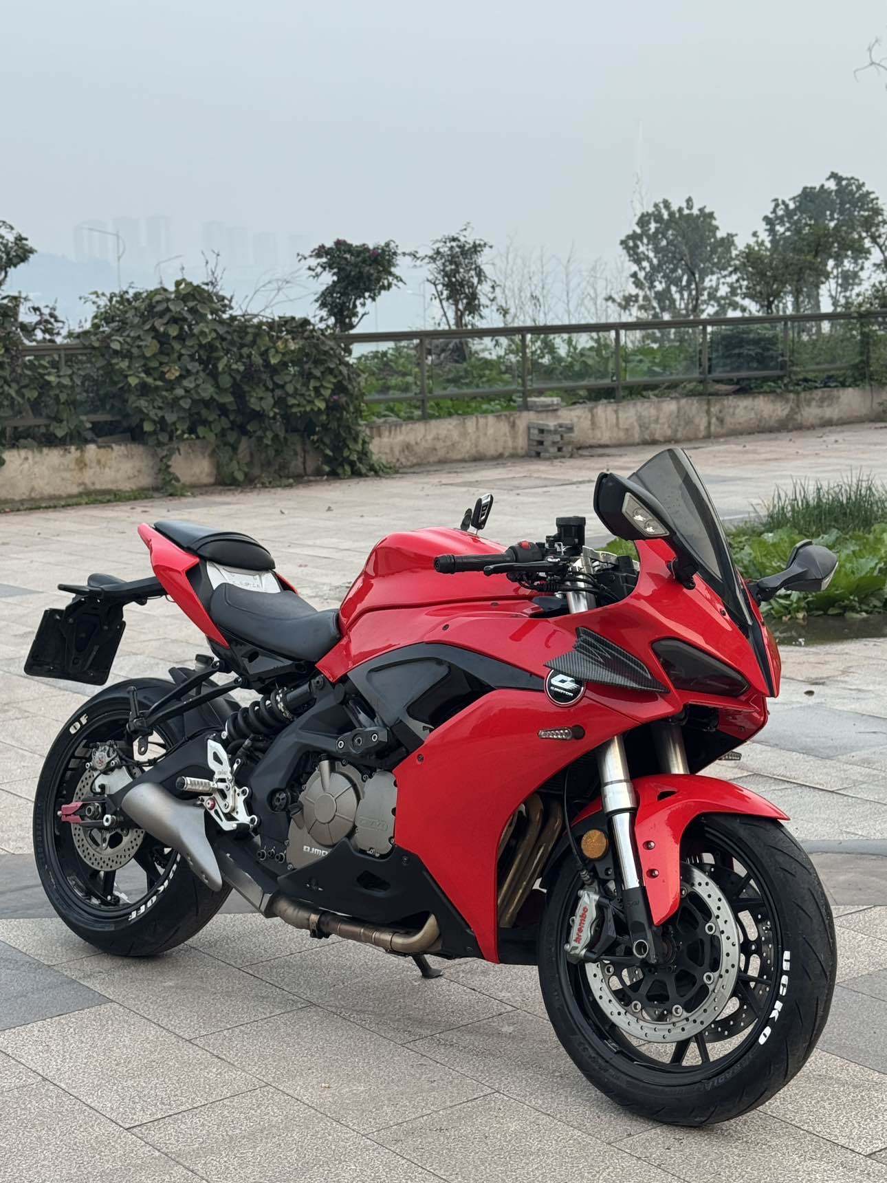 QJMOTOR 赛600