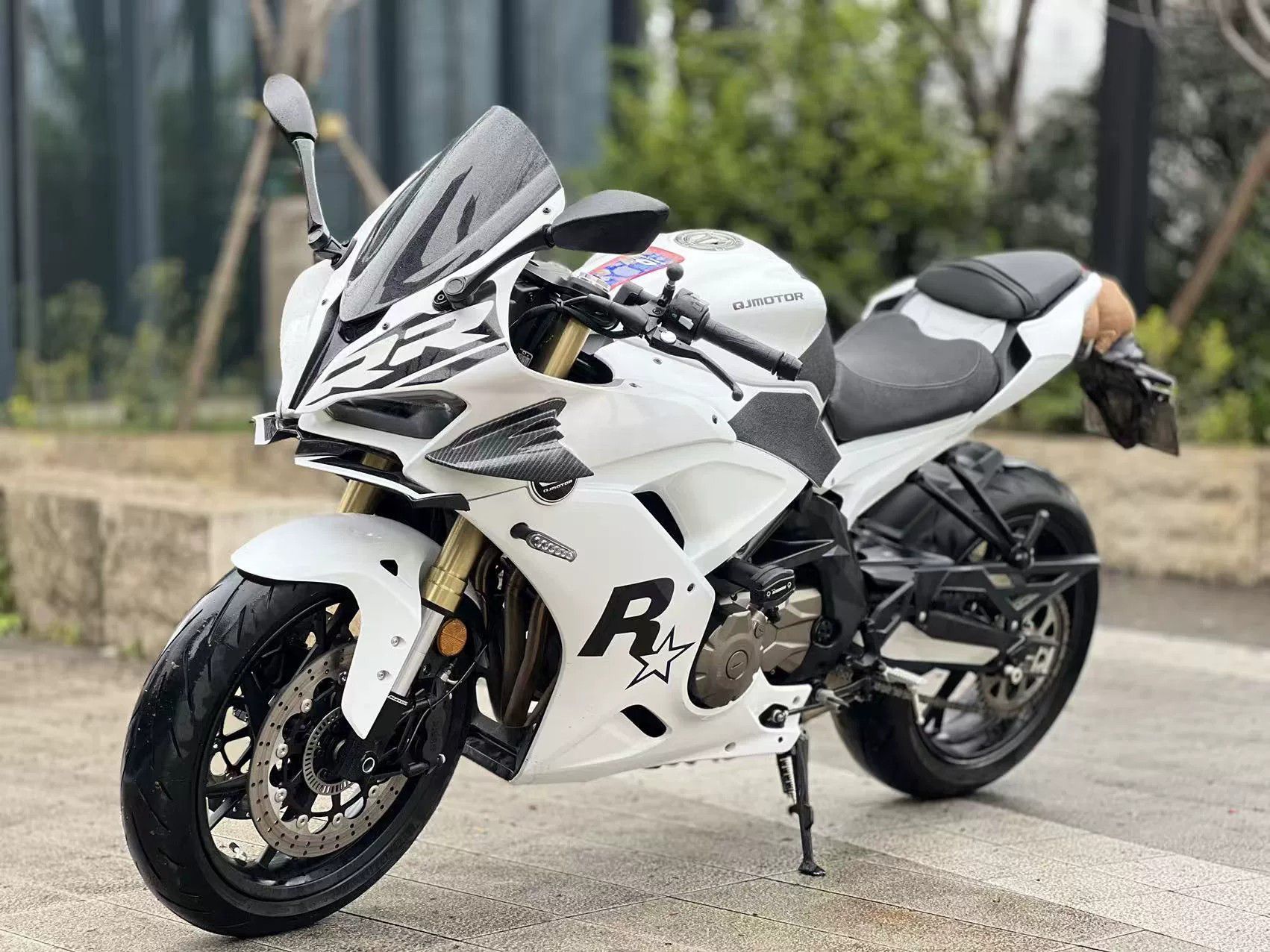 QJMOTOR 赛600