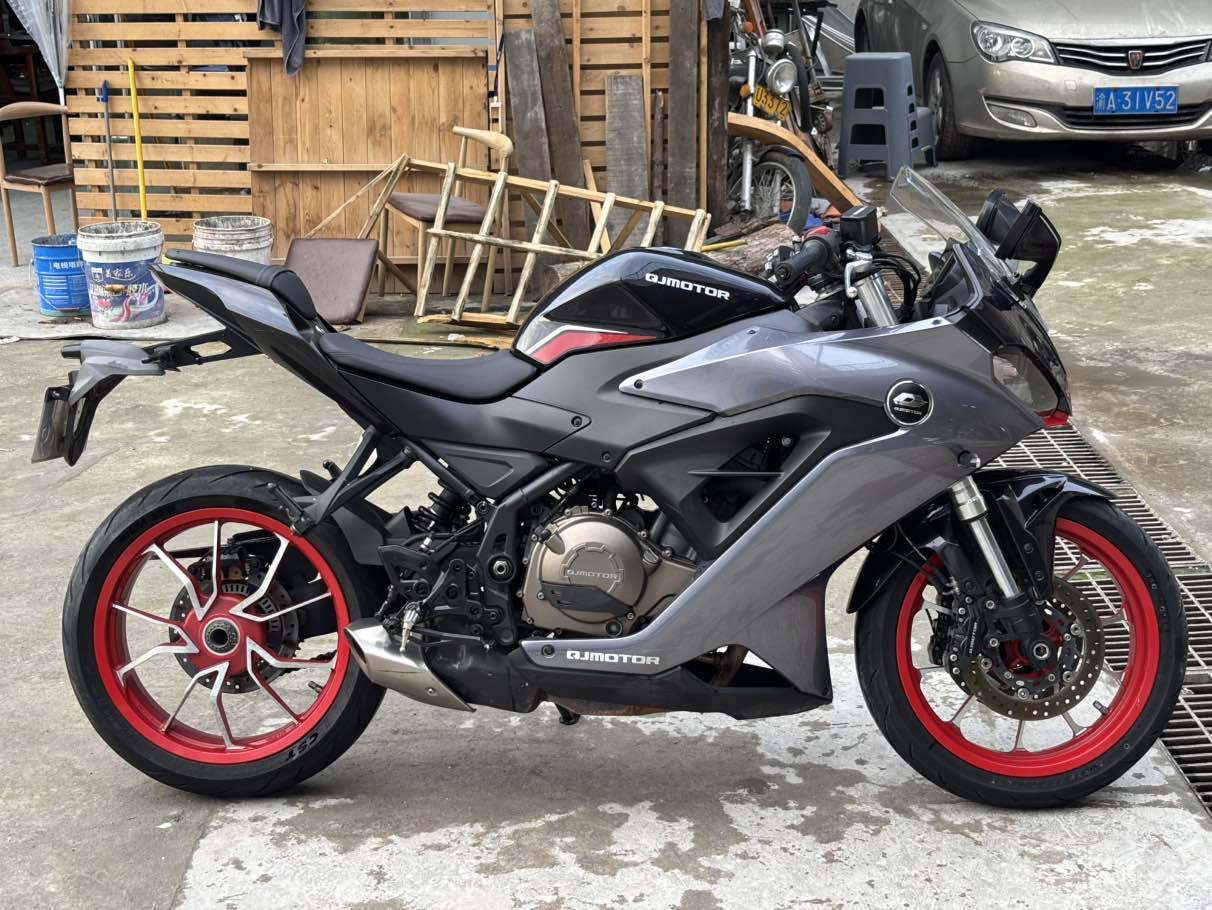 QJMOTOR 赛400