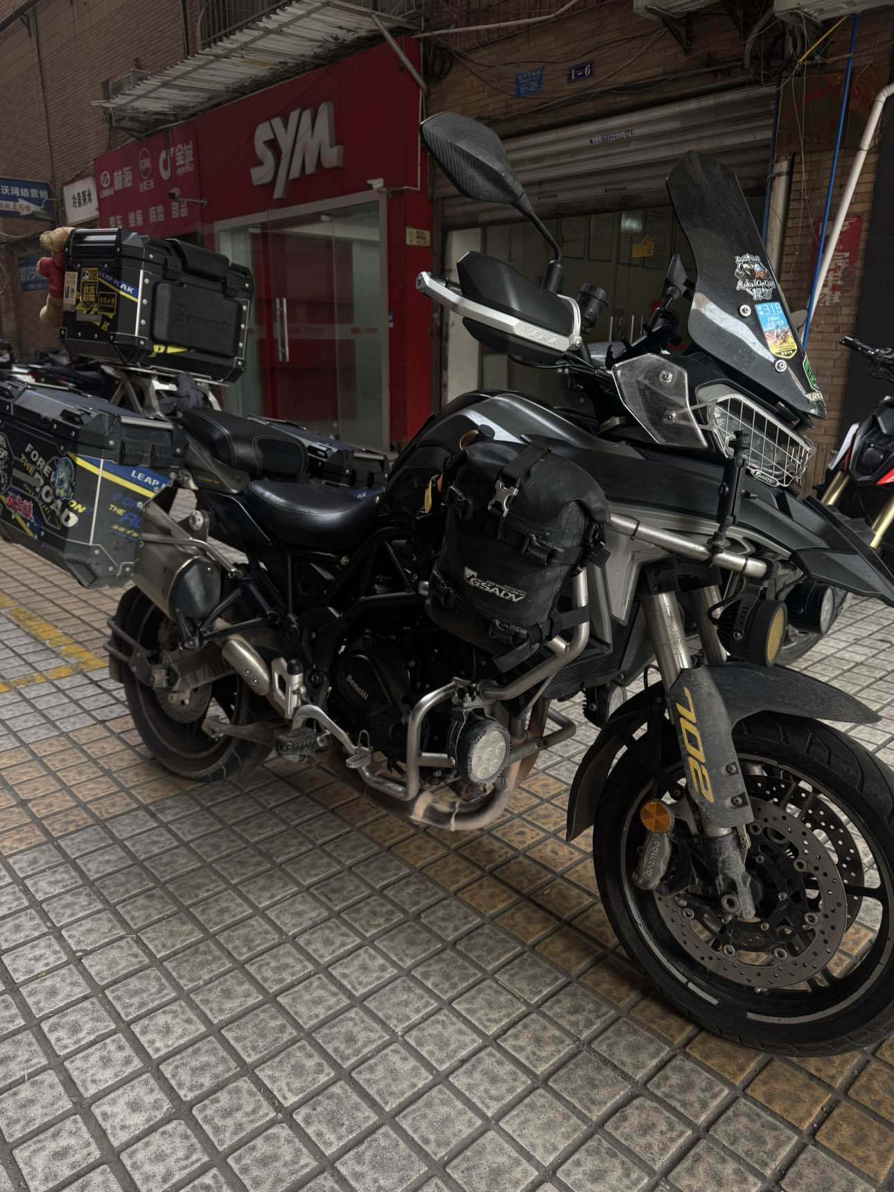 贝纳利 TRK702