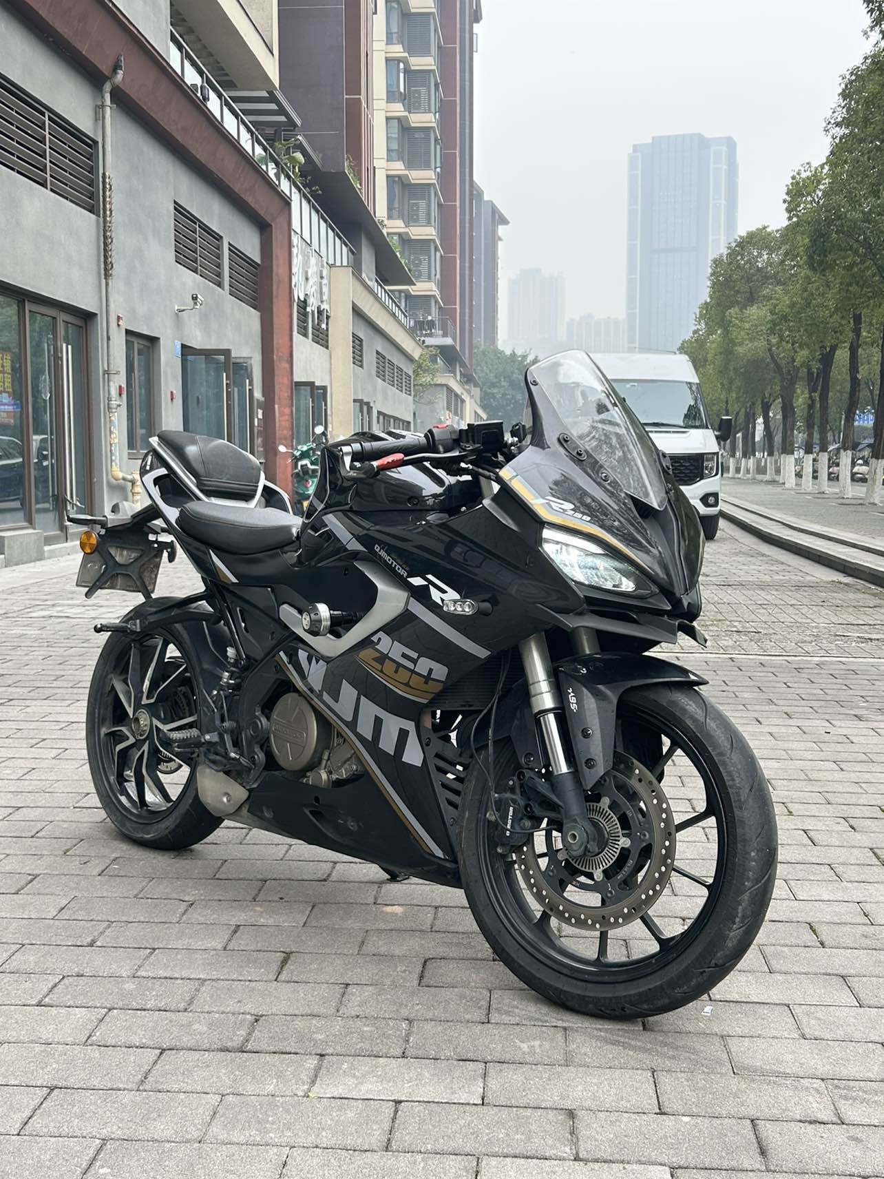 QJMOTOR 赛250