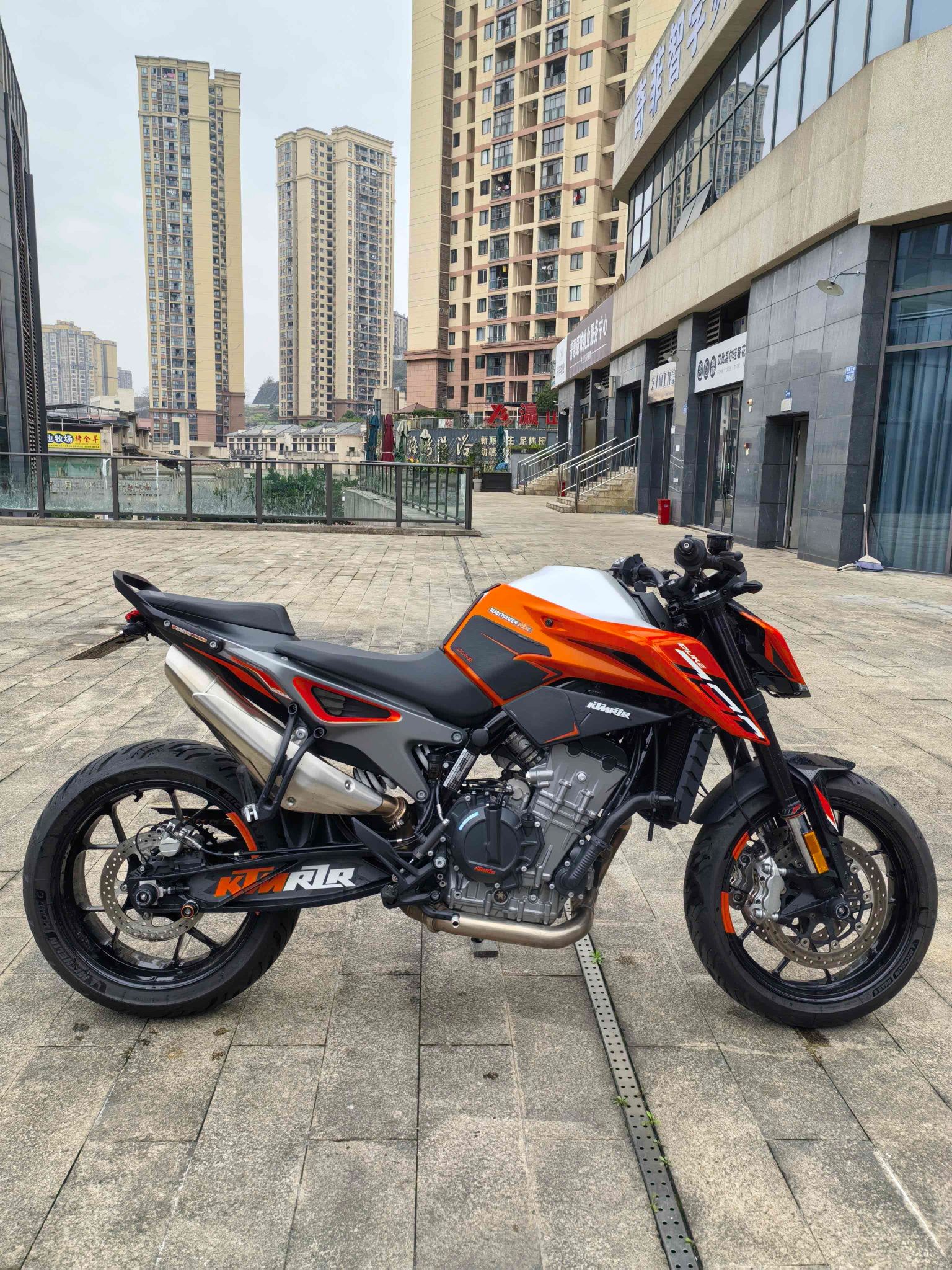 KTMR2R 790 Duke