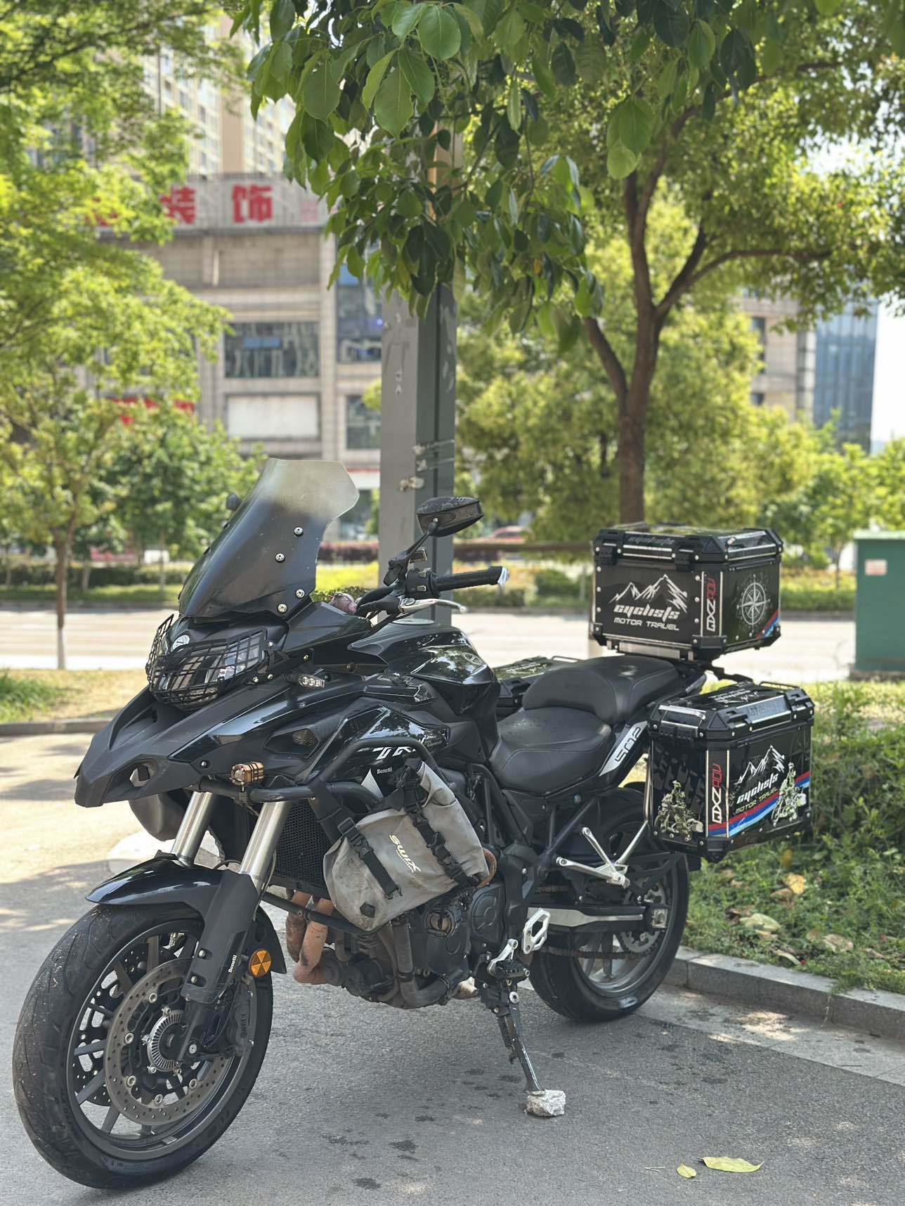 贝纳利 金鹏 TRK502