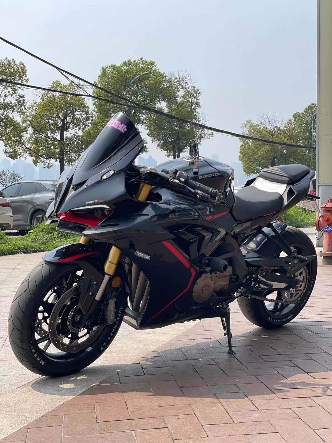 QJMOTOR 赛600