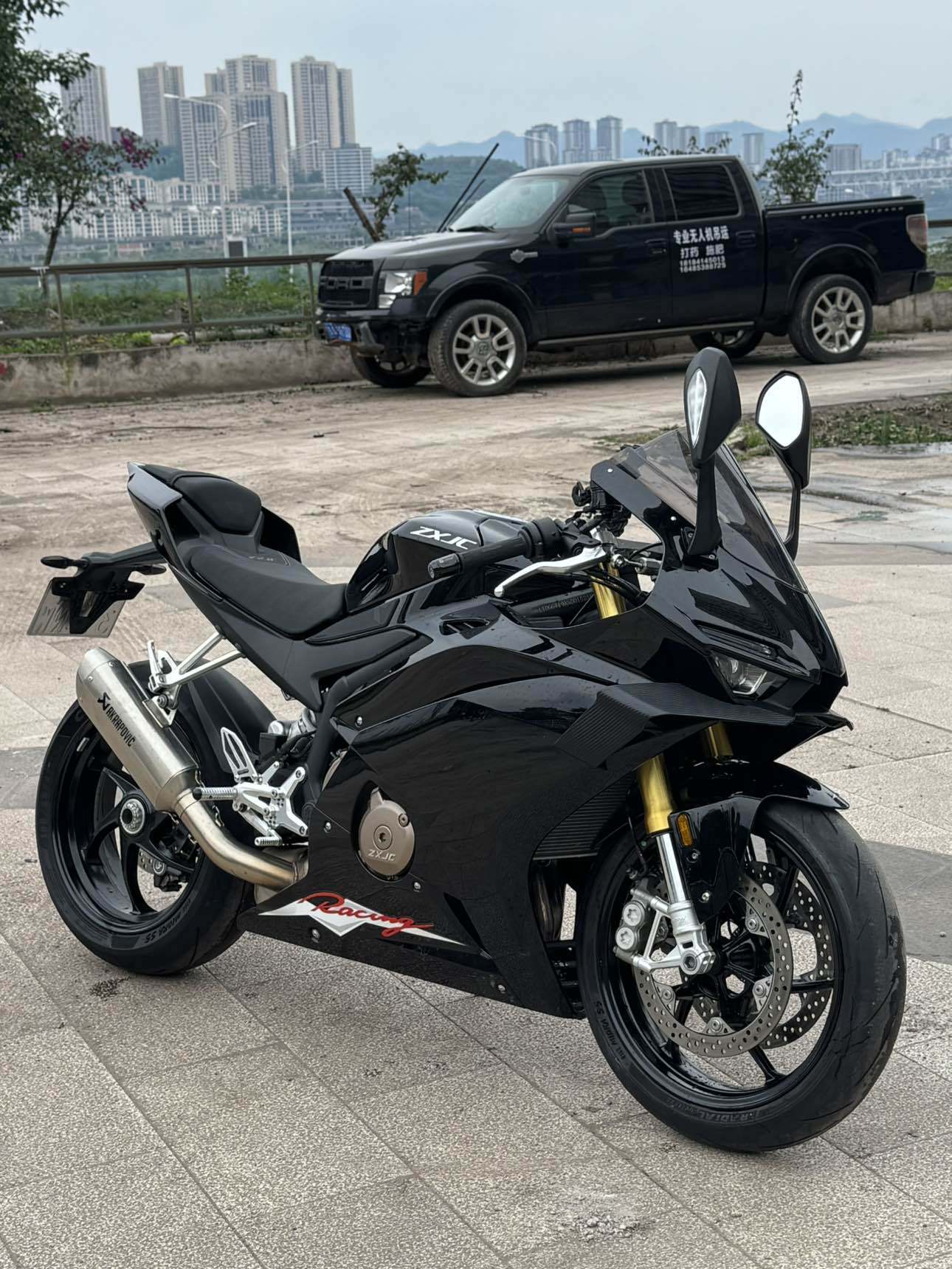 张雪机车 500RR