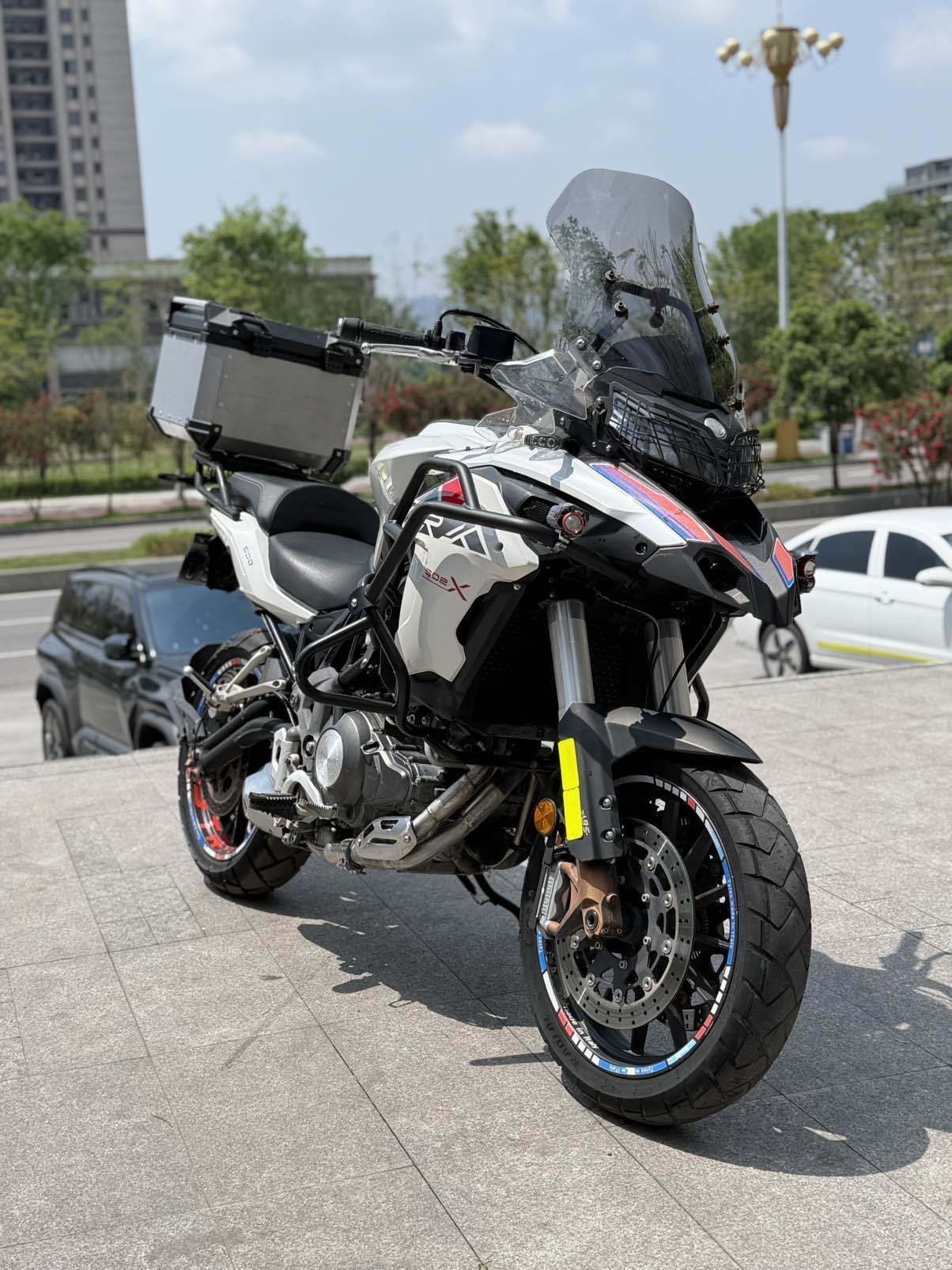 贝纳利 金鹏 TRK502