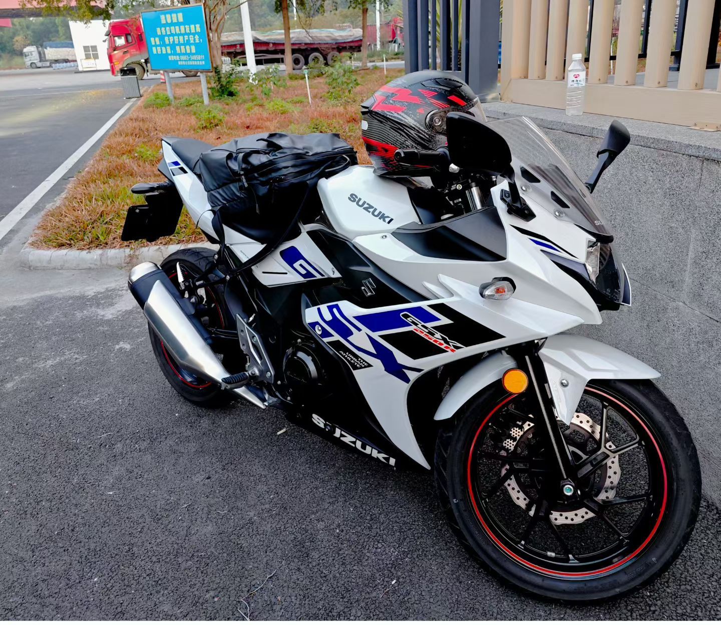 豪爵铃木 GSX250R