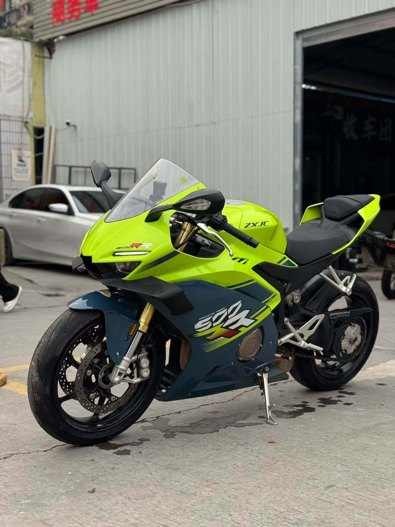 张雪机车 500RR