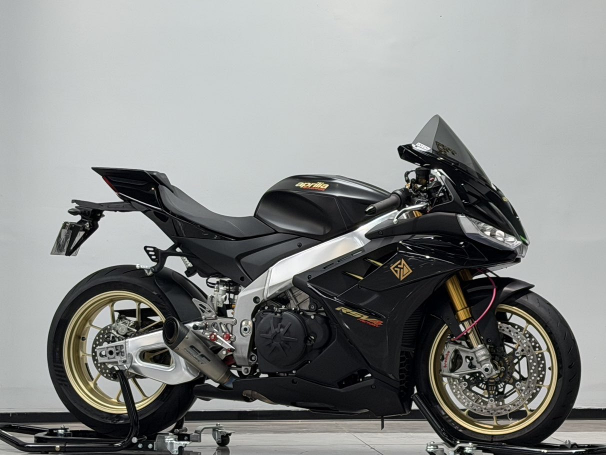 阿普利亚 RSV4