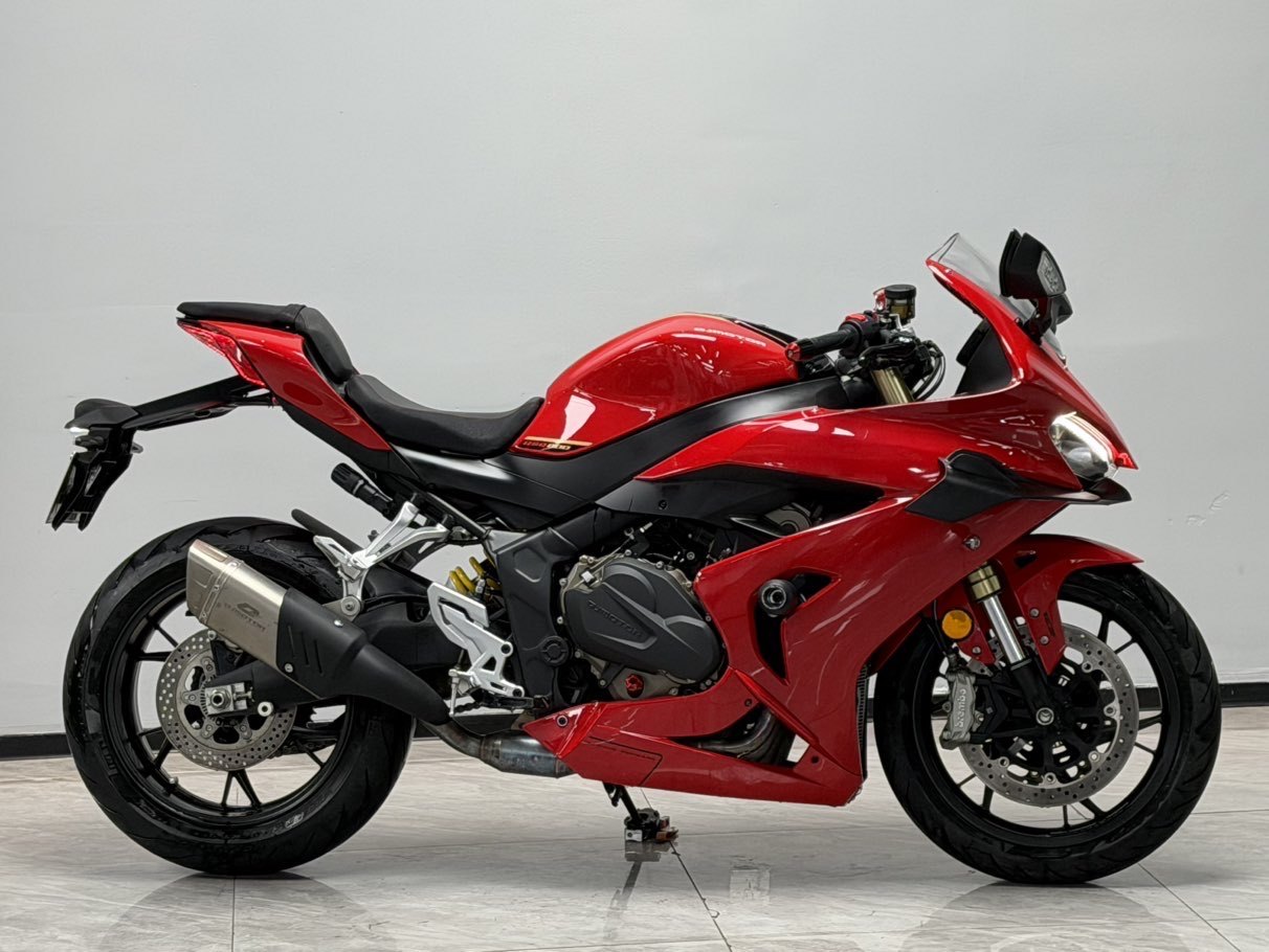 QJMOTOR 赛800