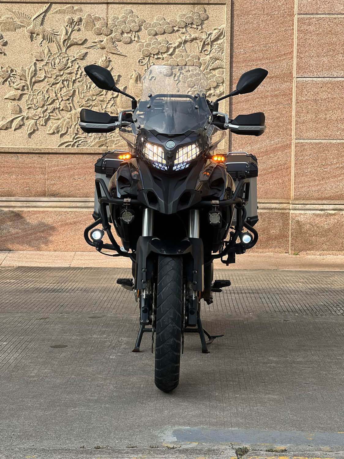 贝纳利 金鹏 TRK502