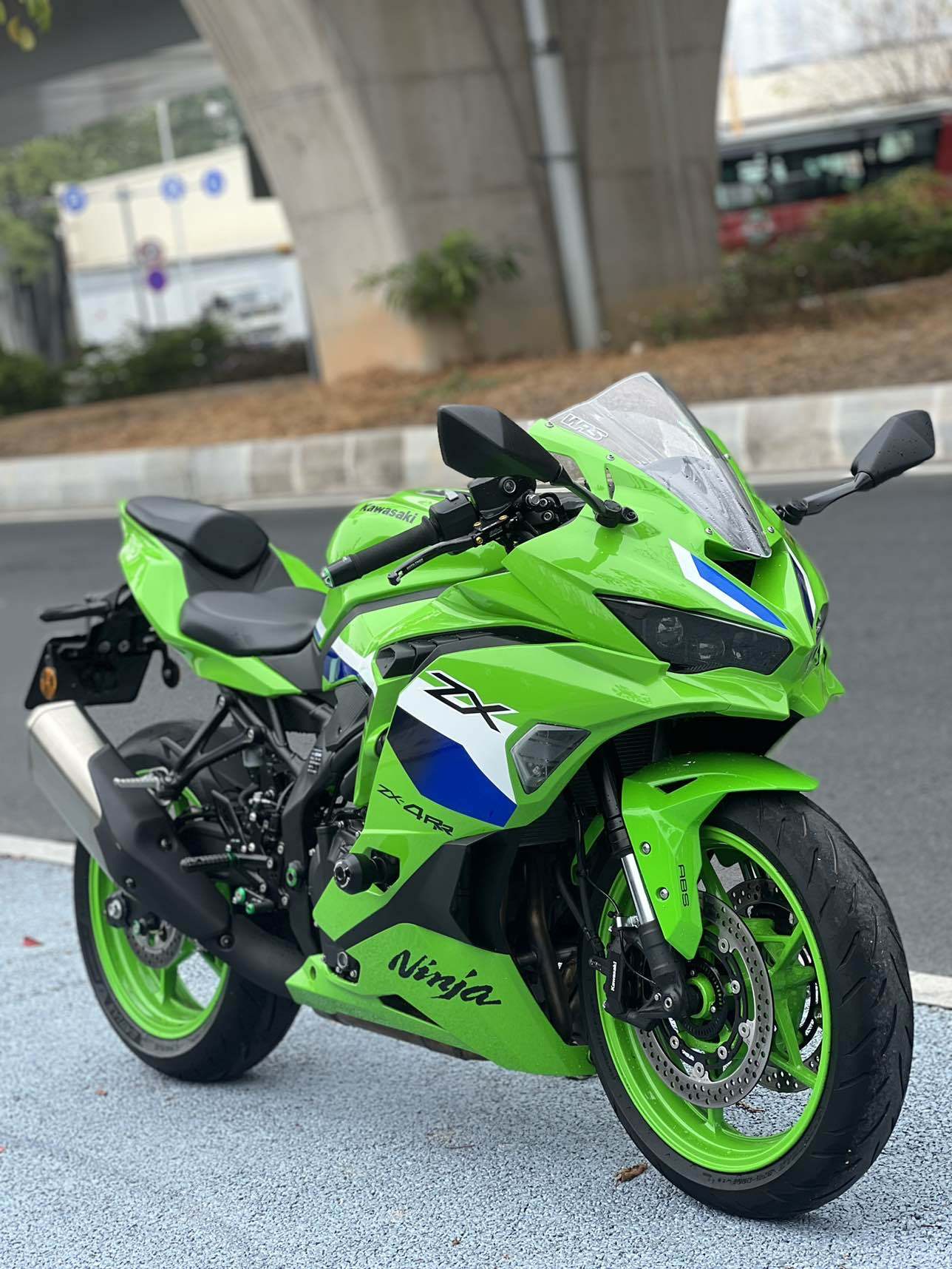 川崎 ZX-4R