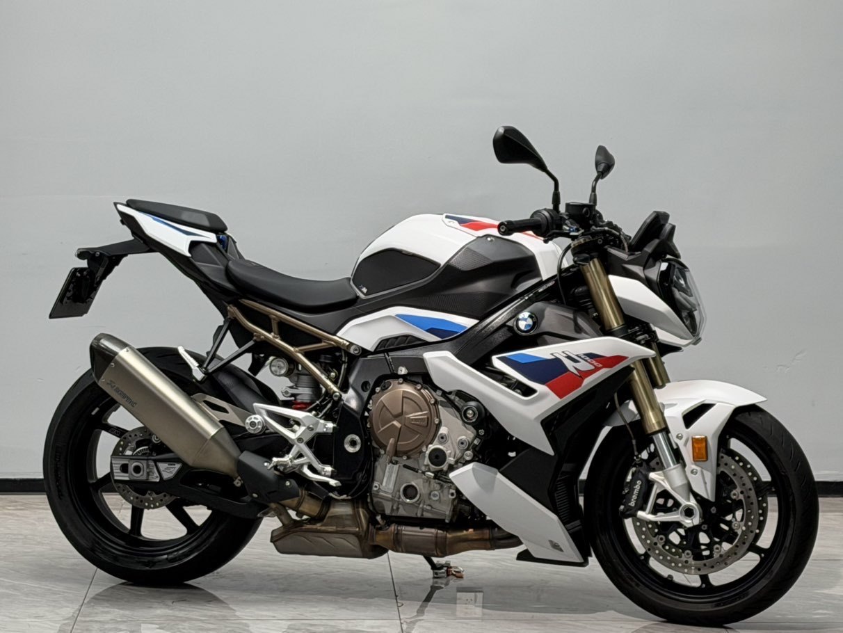 宝马 S 1000 R