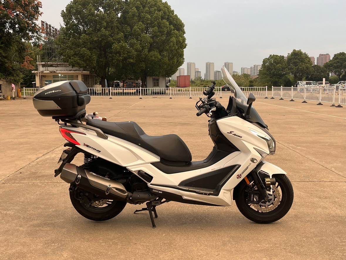 光阳 赛艇 S400