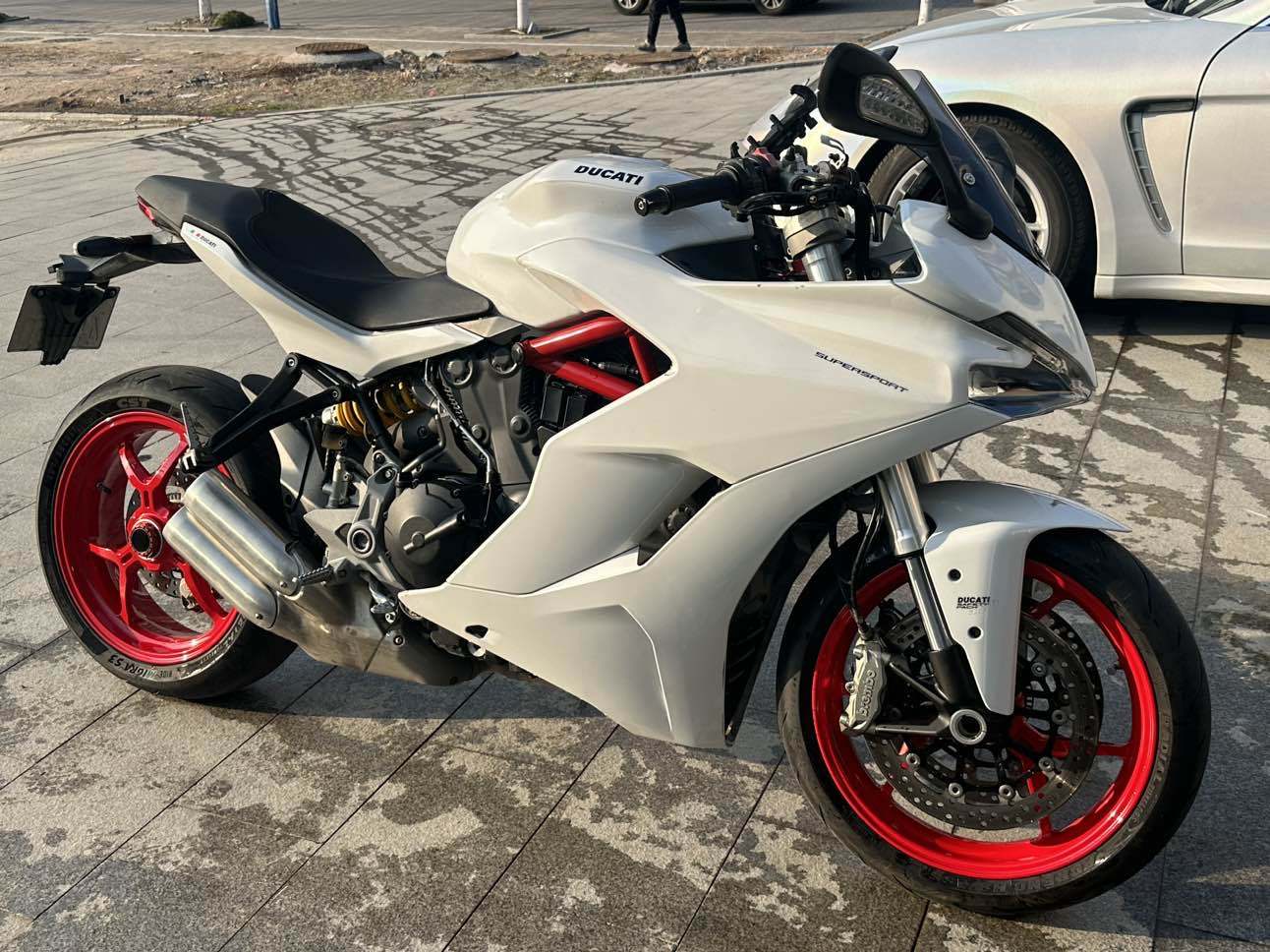 杜卡迪 SuperSport