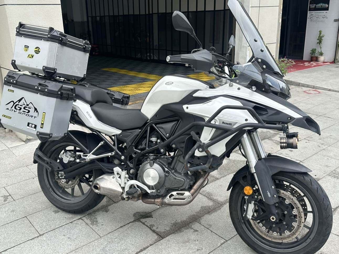 贝纳利 金鹏 TRK502