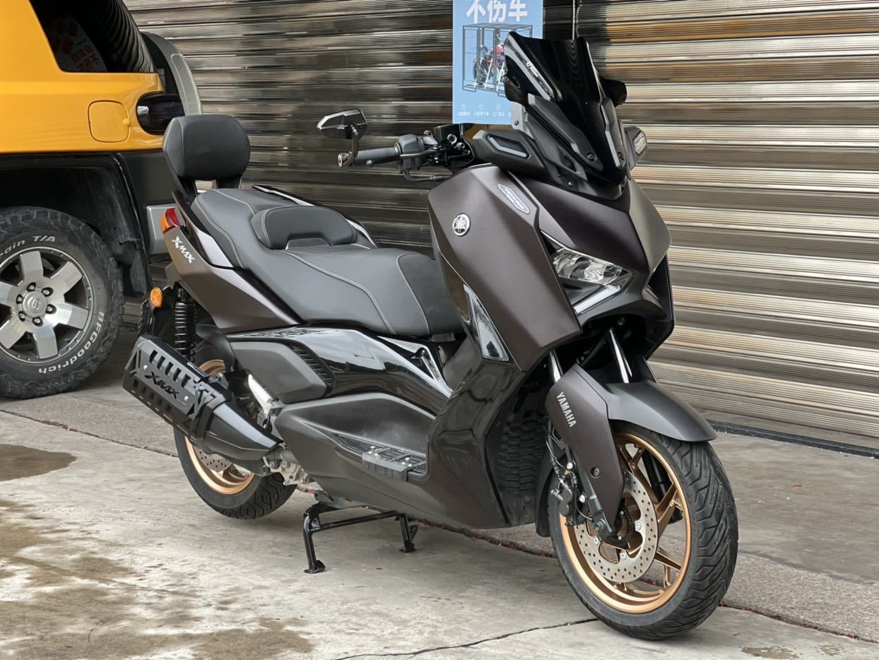 雅马哈 XMAX