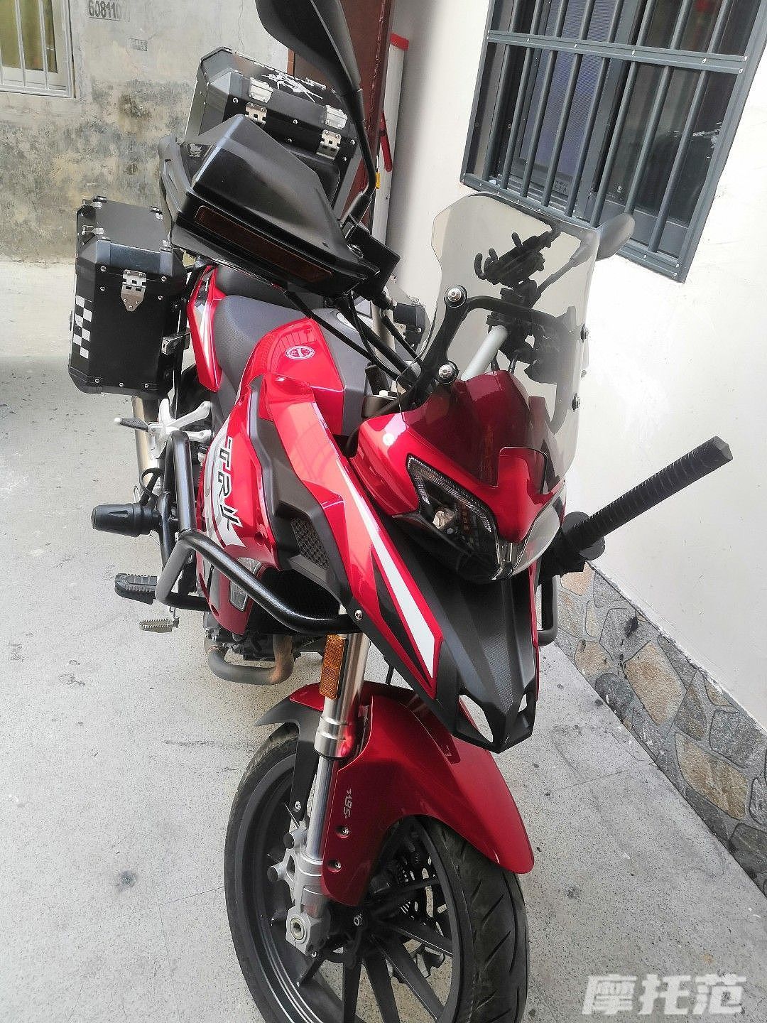 贝纳利 金鹏 TRK251