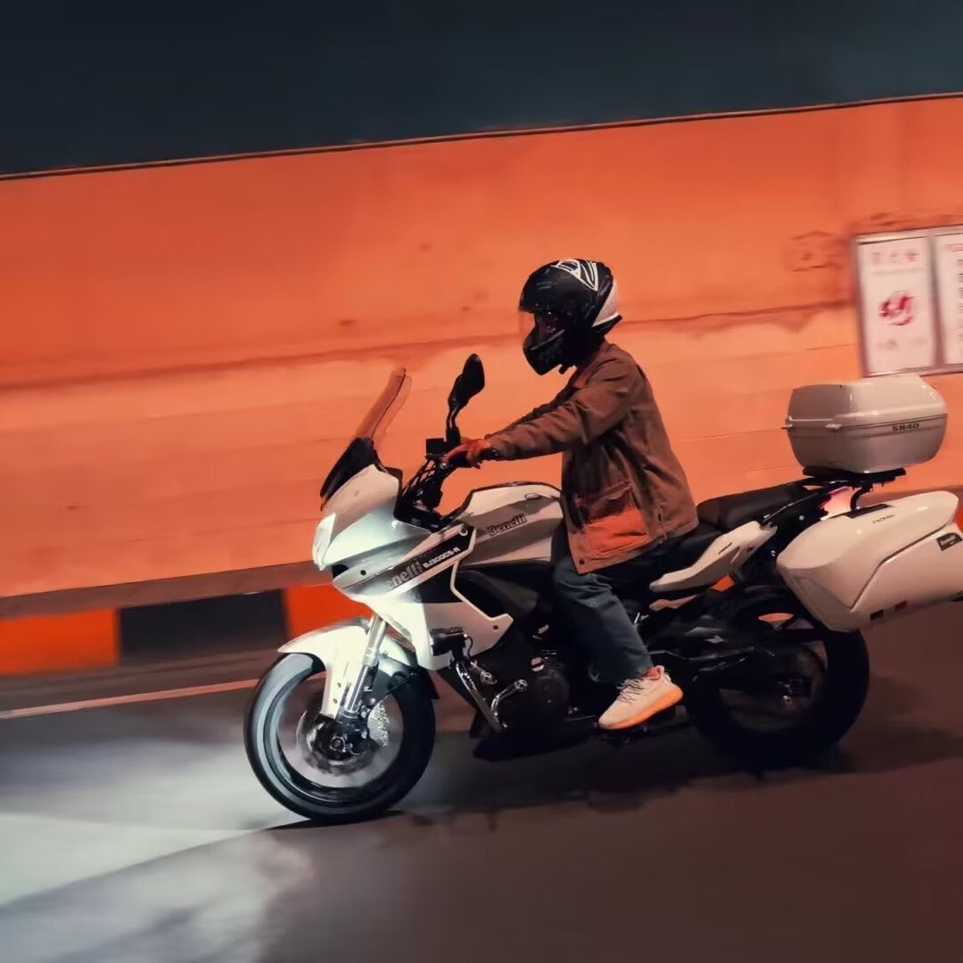 贝纳利 302 Touring
