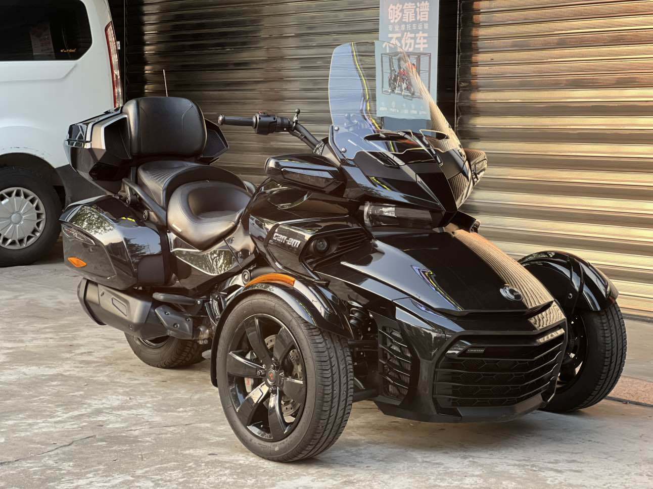 庞巴迪 Spyder F3 