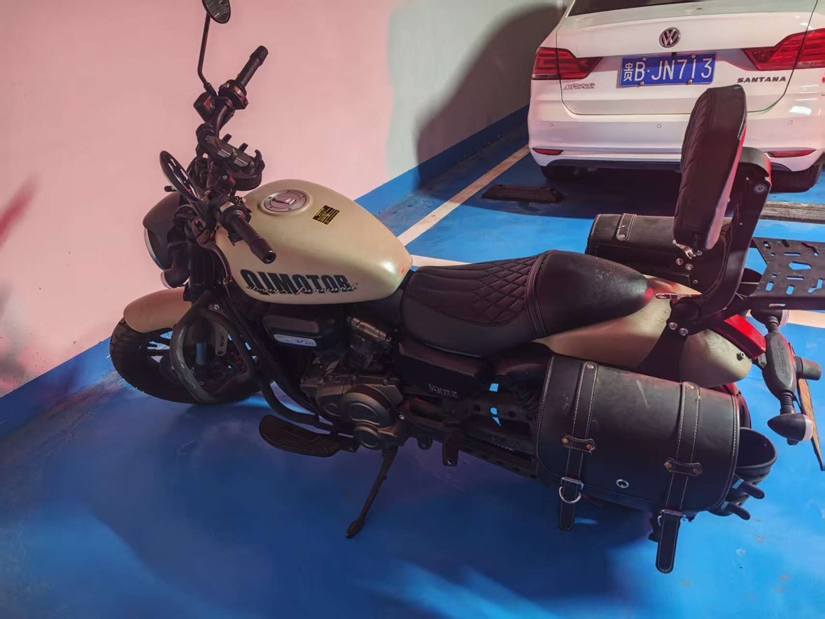 QJMOTOR 闪300S