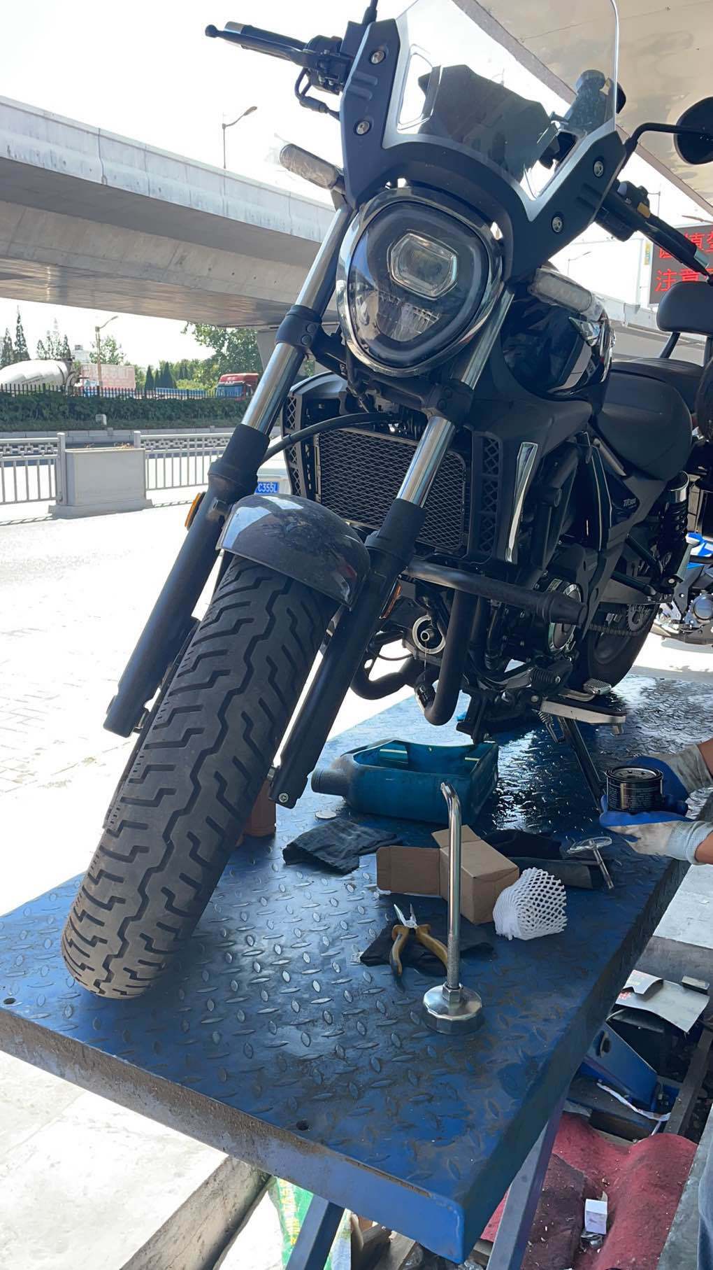 豪爵 TR300