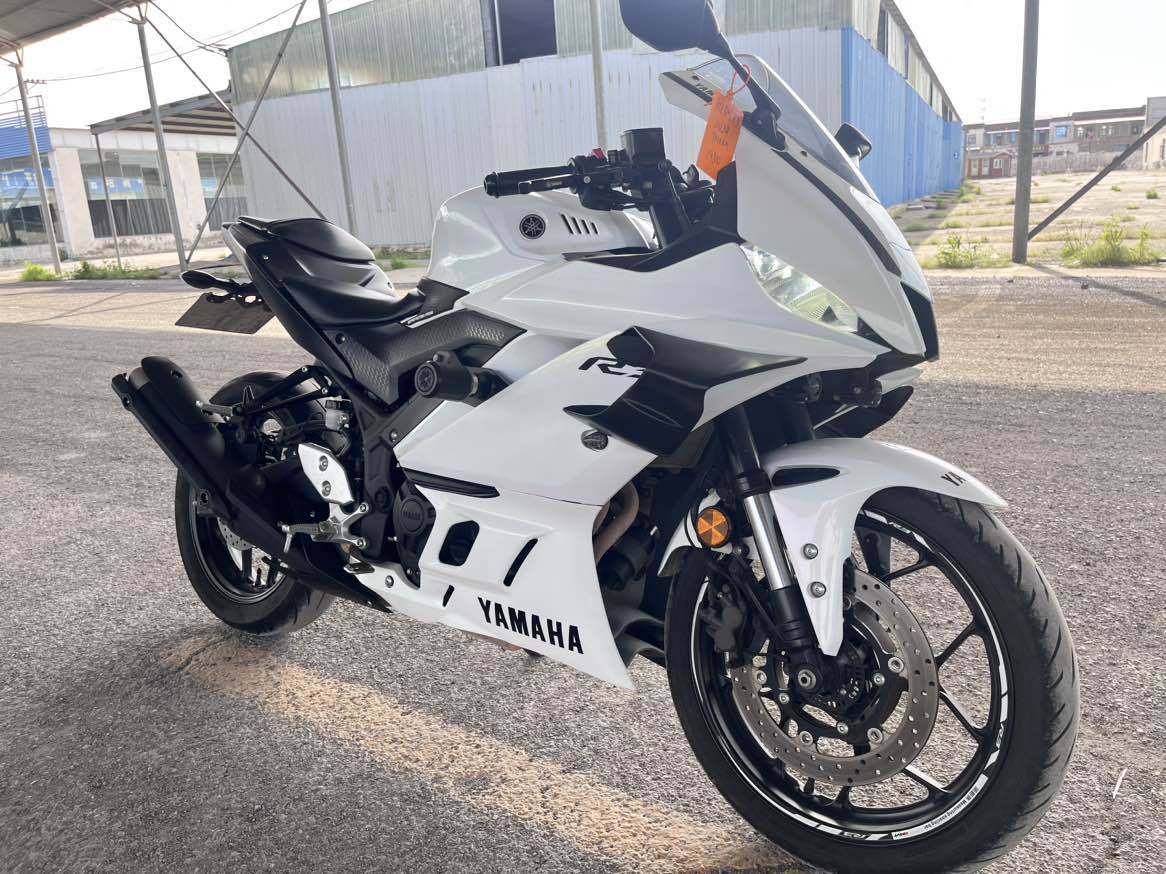 雅马哈 YZF-R3