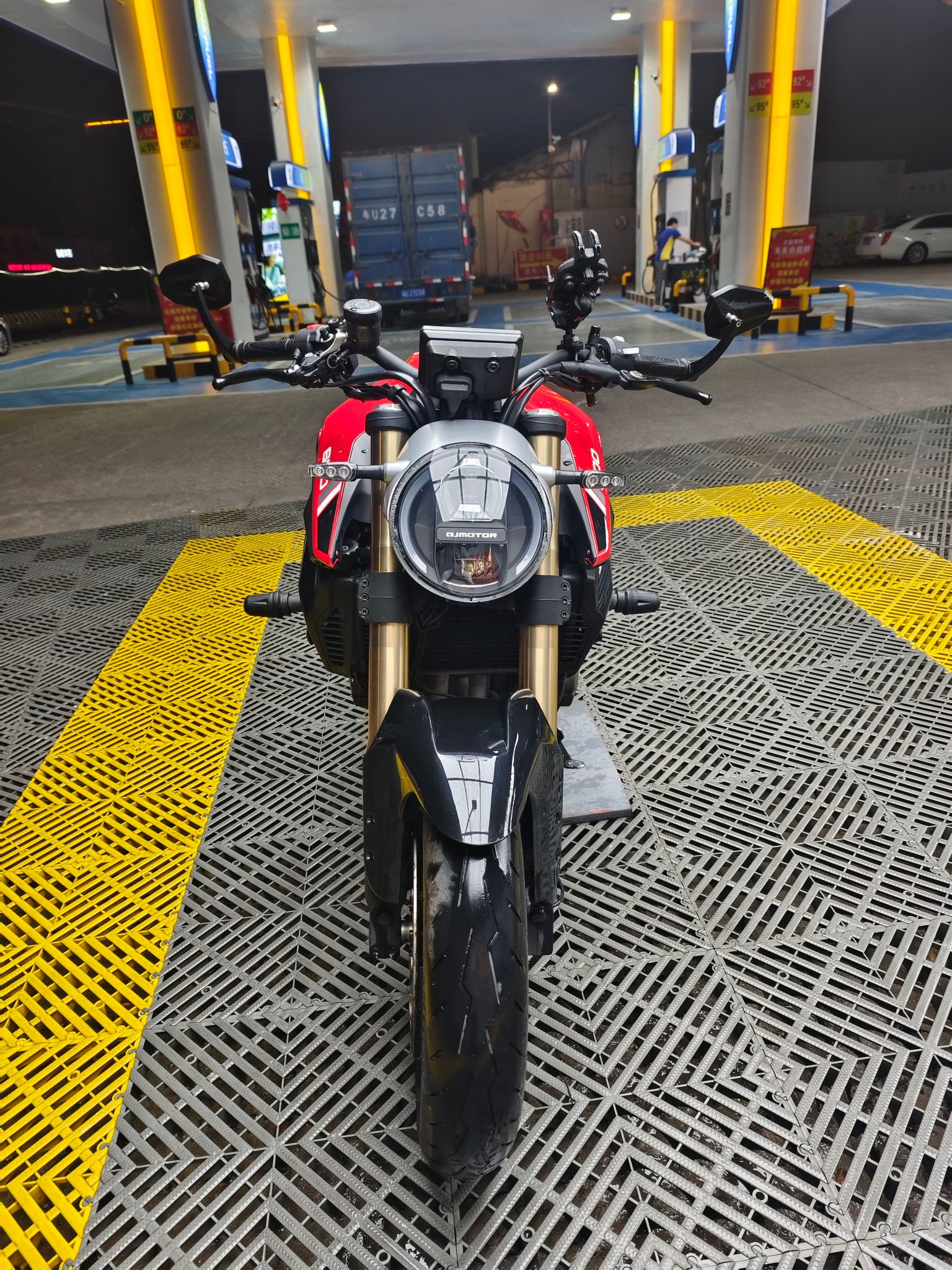 QJMOTOR 追600