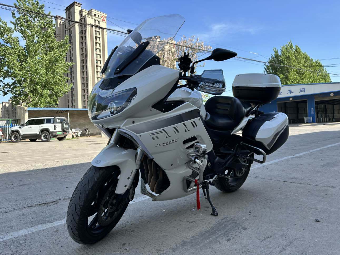 贝纳利 600 GC