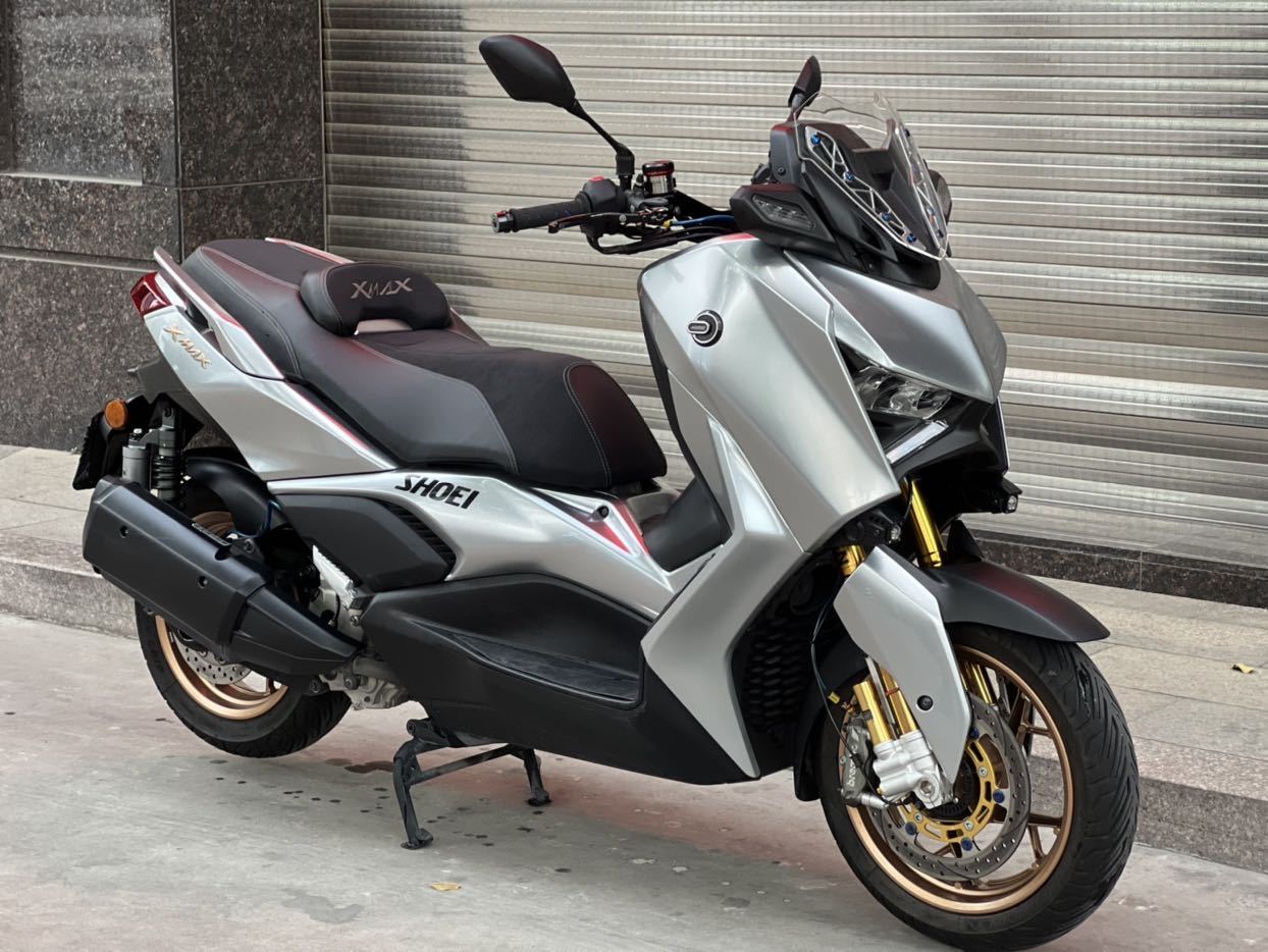雅马哈 XMAX