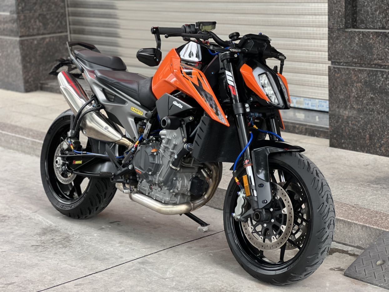KTMR2R 790 Duke