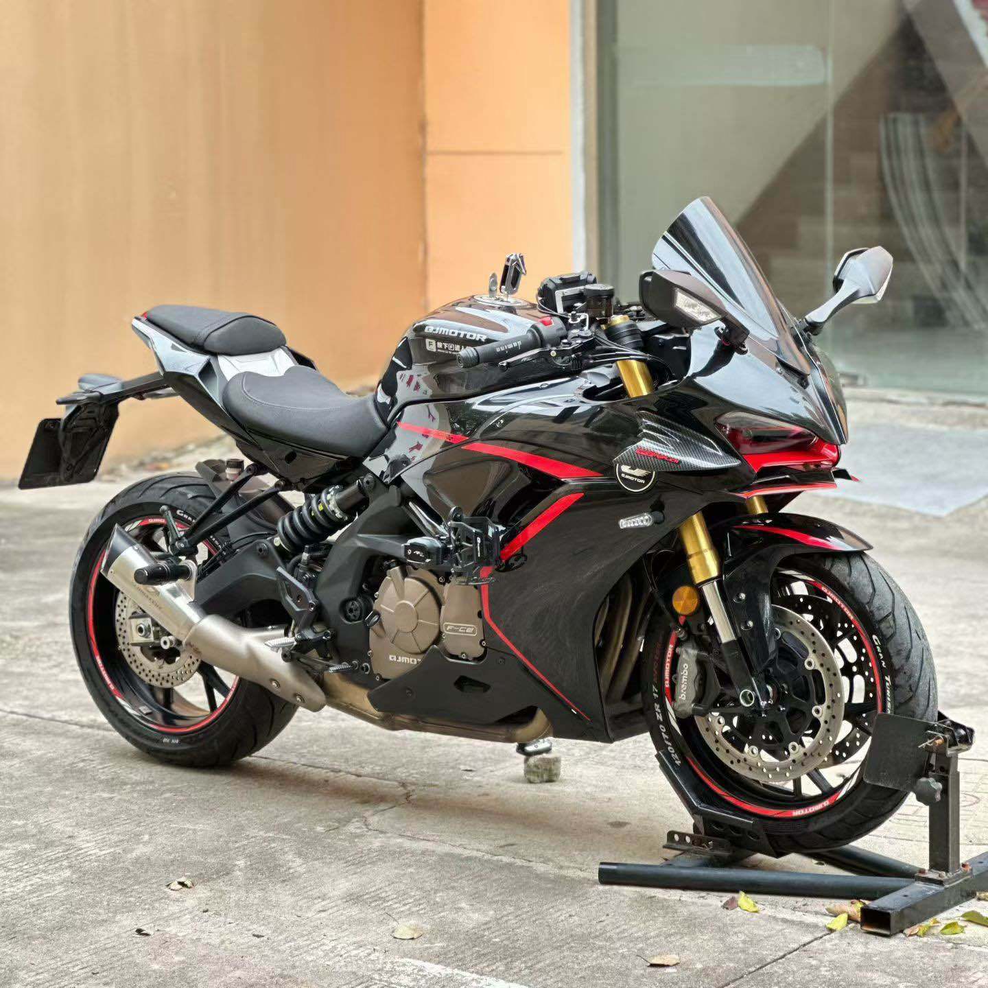 QJMOTOR 赛600