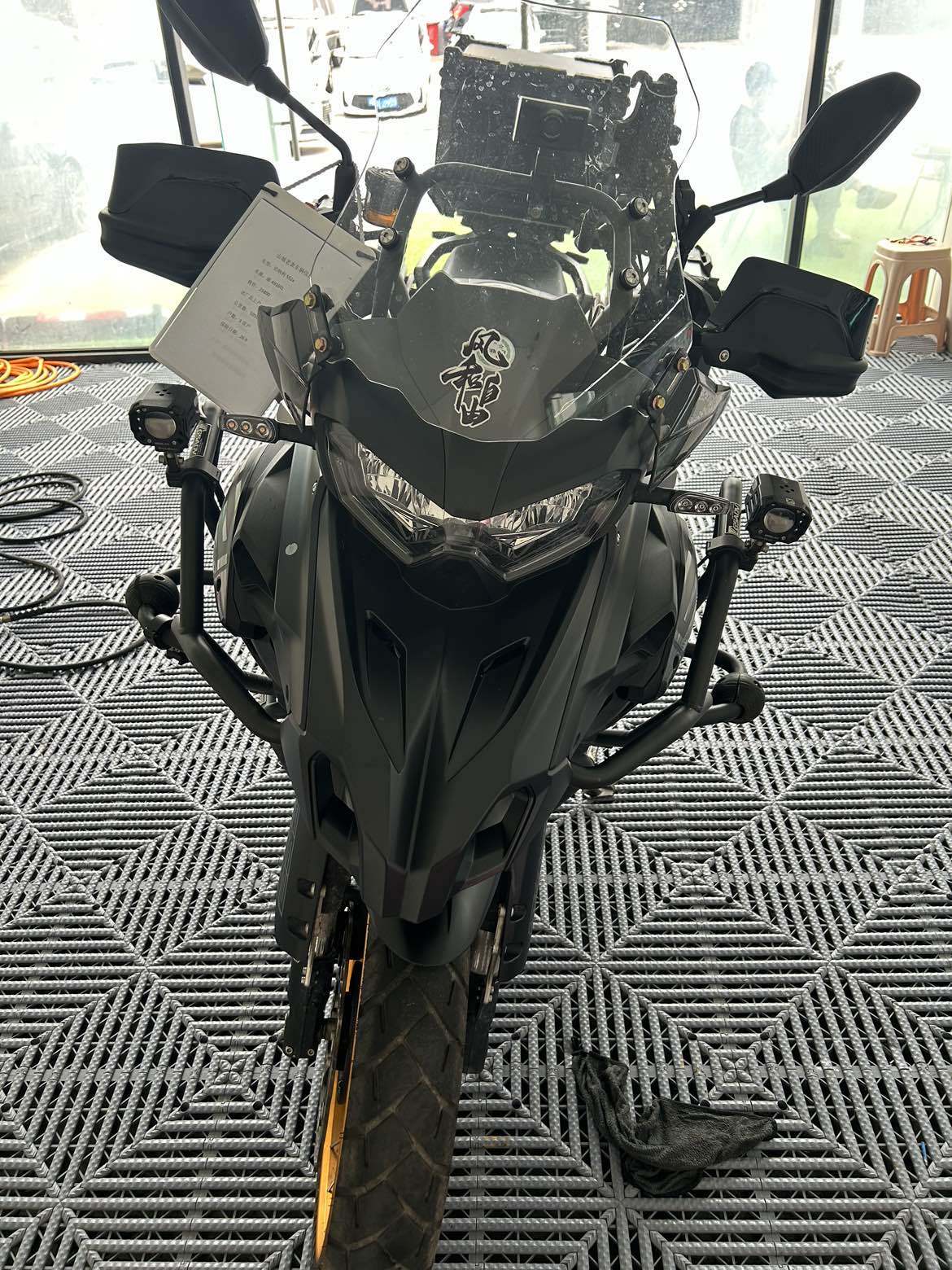 贝纳利 TRK552