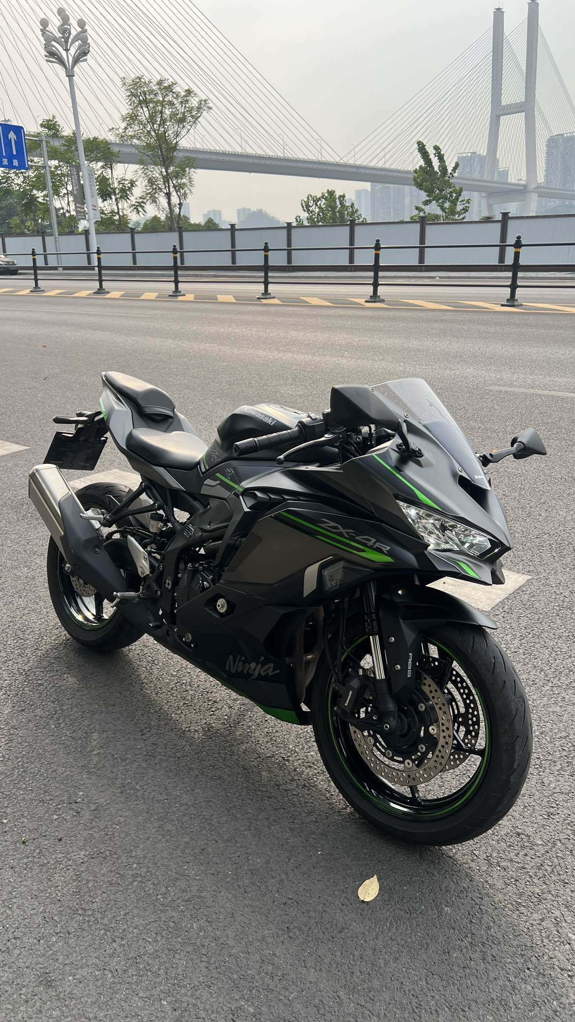 川崎 ZX-4R