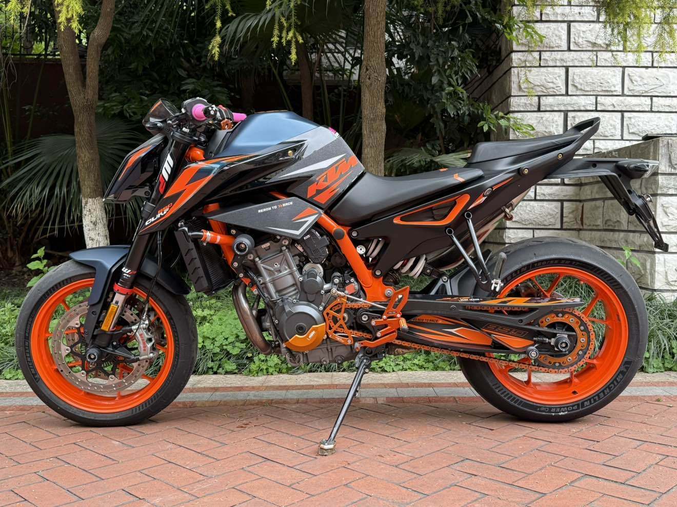 KTMR2R 890 Duke