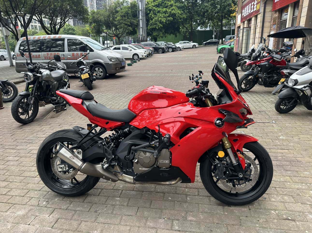 QJMOTOR 赛600