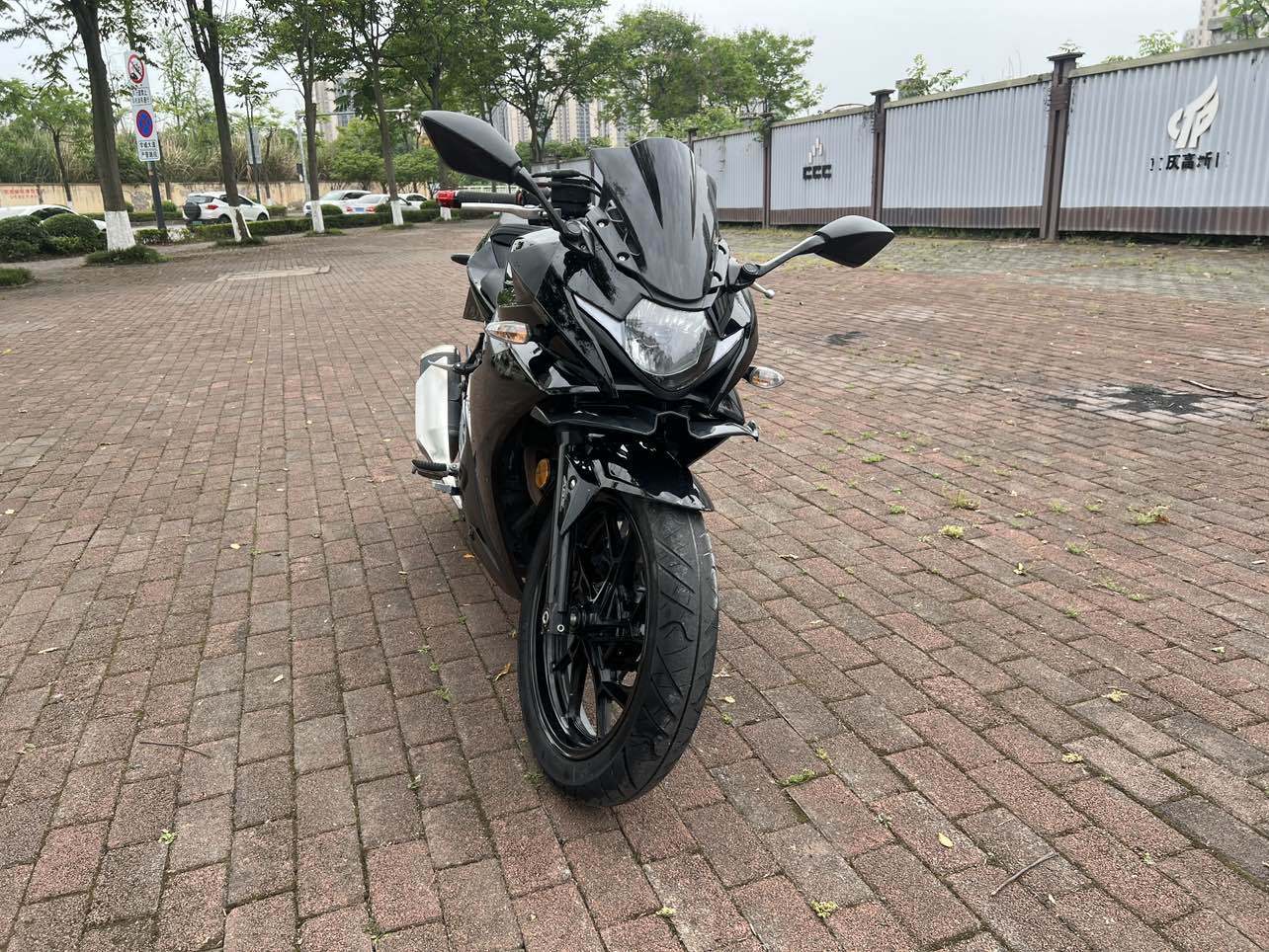 豪爵铃木 GSX250R